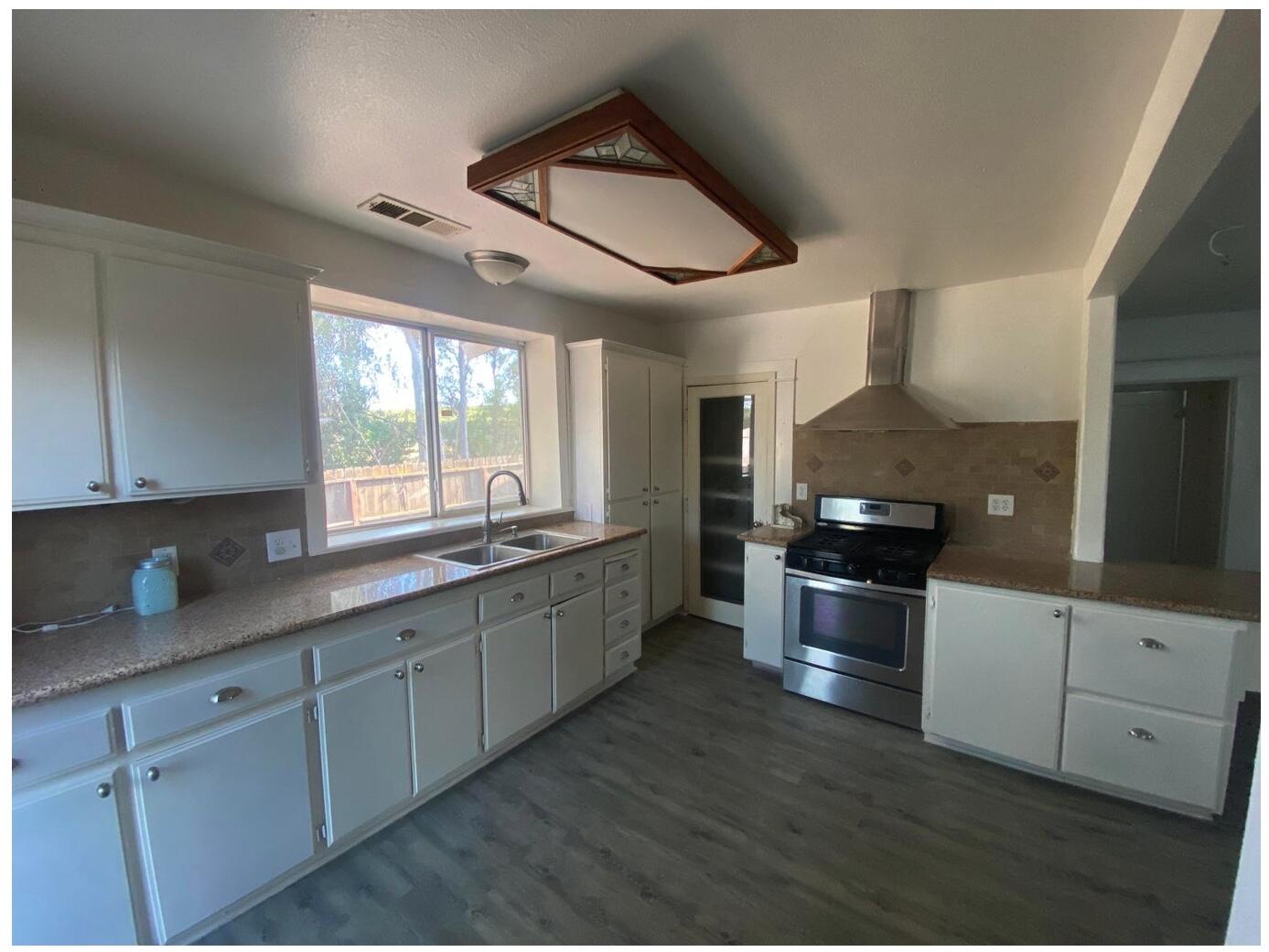 10027 Ave 424, Dinuba, CA 93618