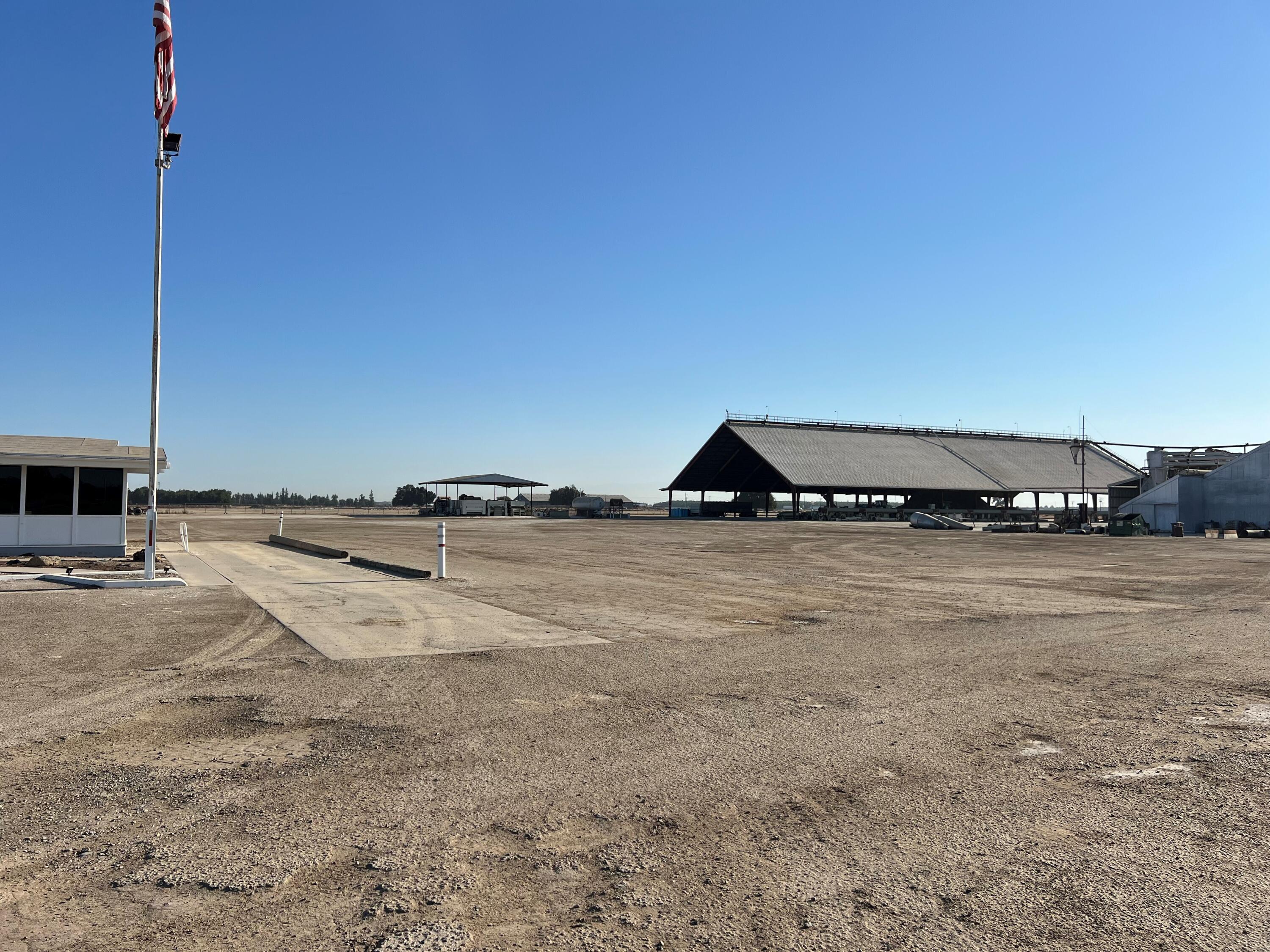 626 W Cartmill Ave, Tulare, CA 93274