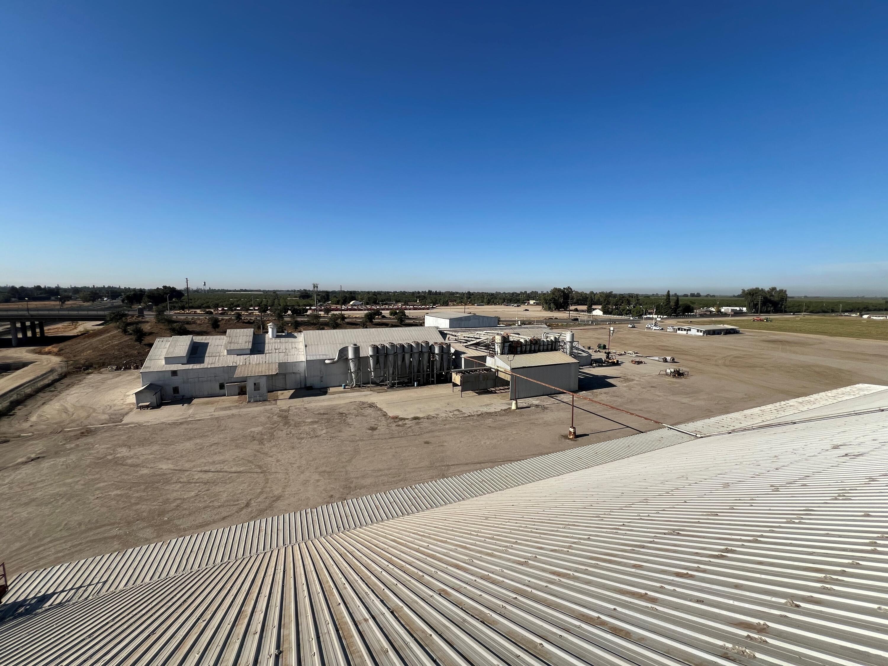 626 W Cartmill Ave, Tulare, CA 93274