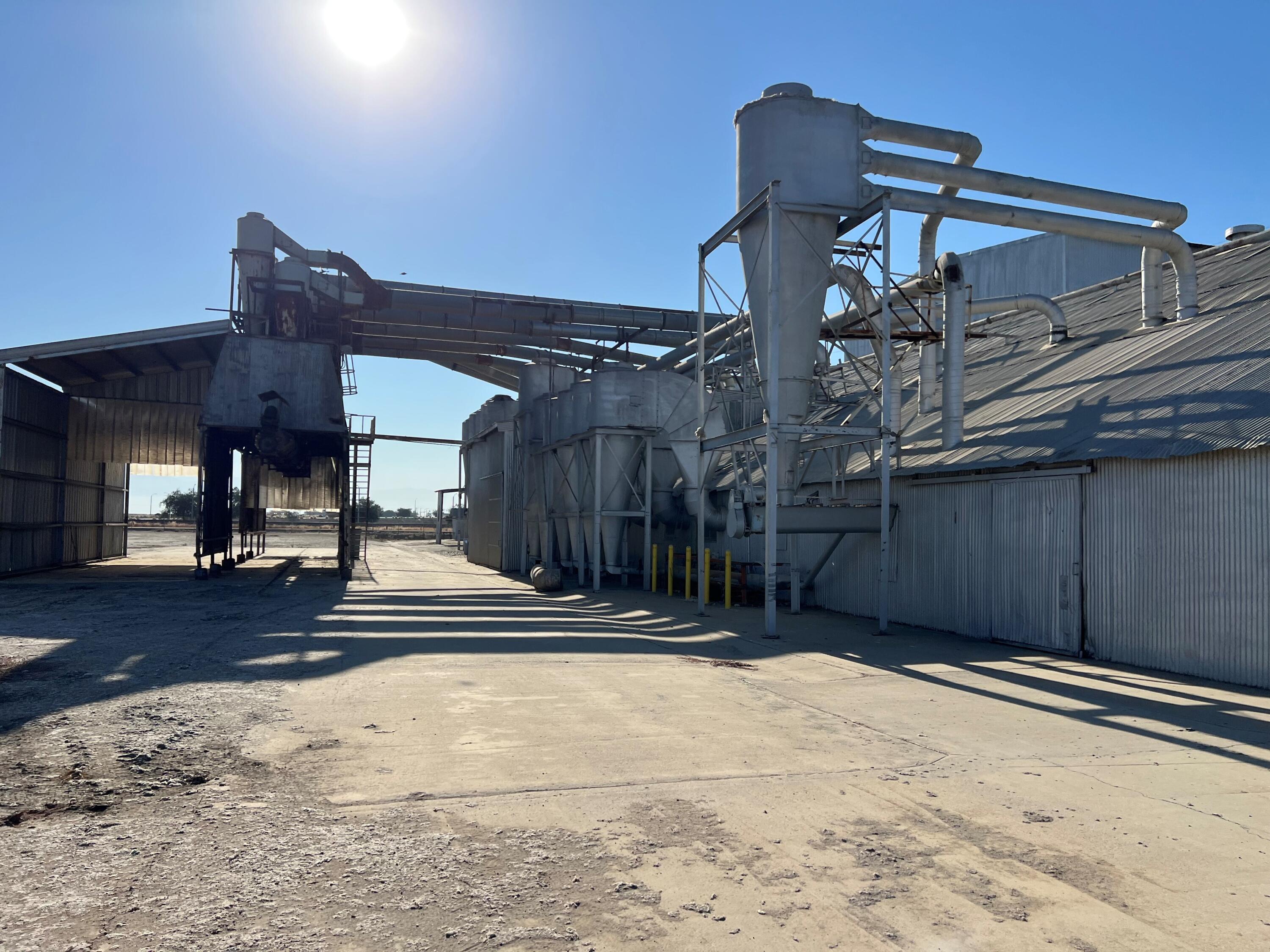 626 W Cartmill Ave, Tulare, CA 93274