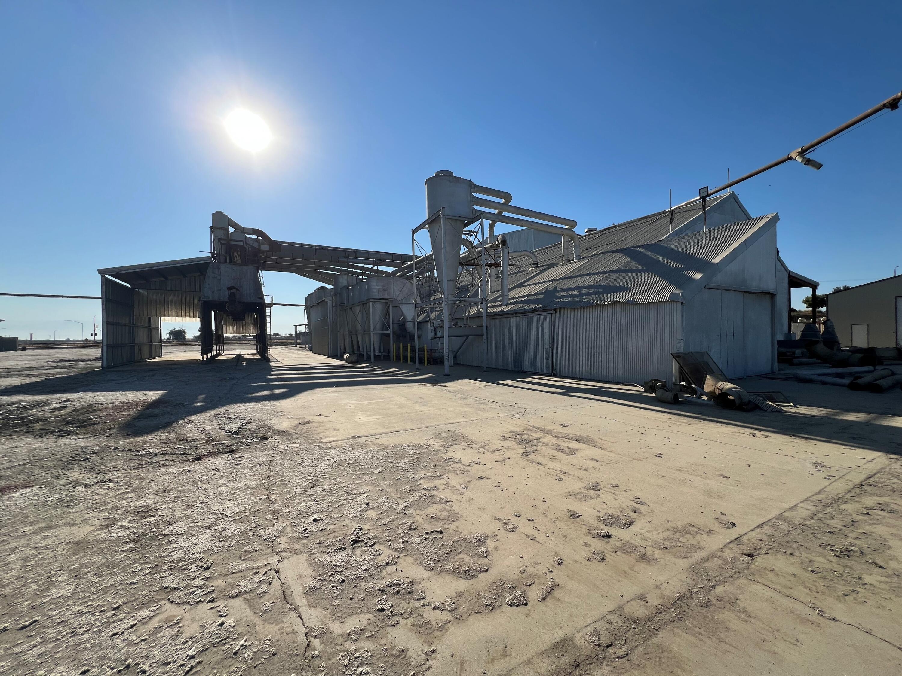 626 W Cartmill Ave, Tulare, CA 93274