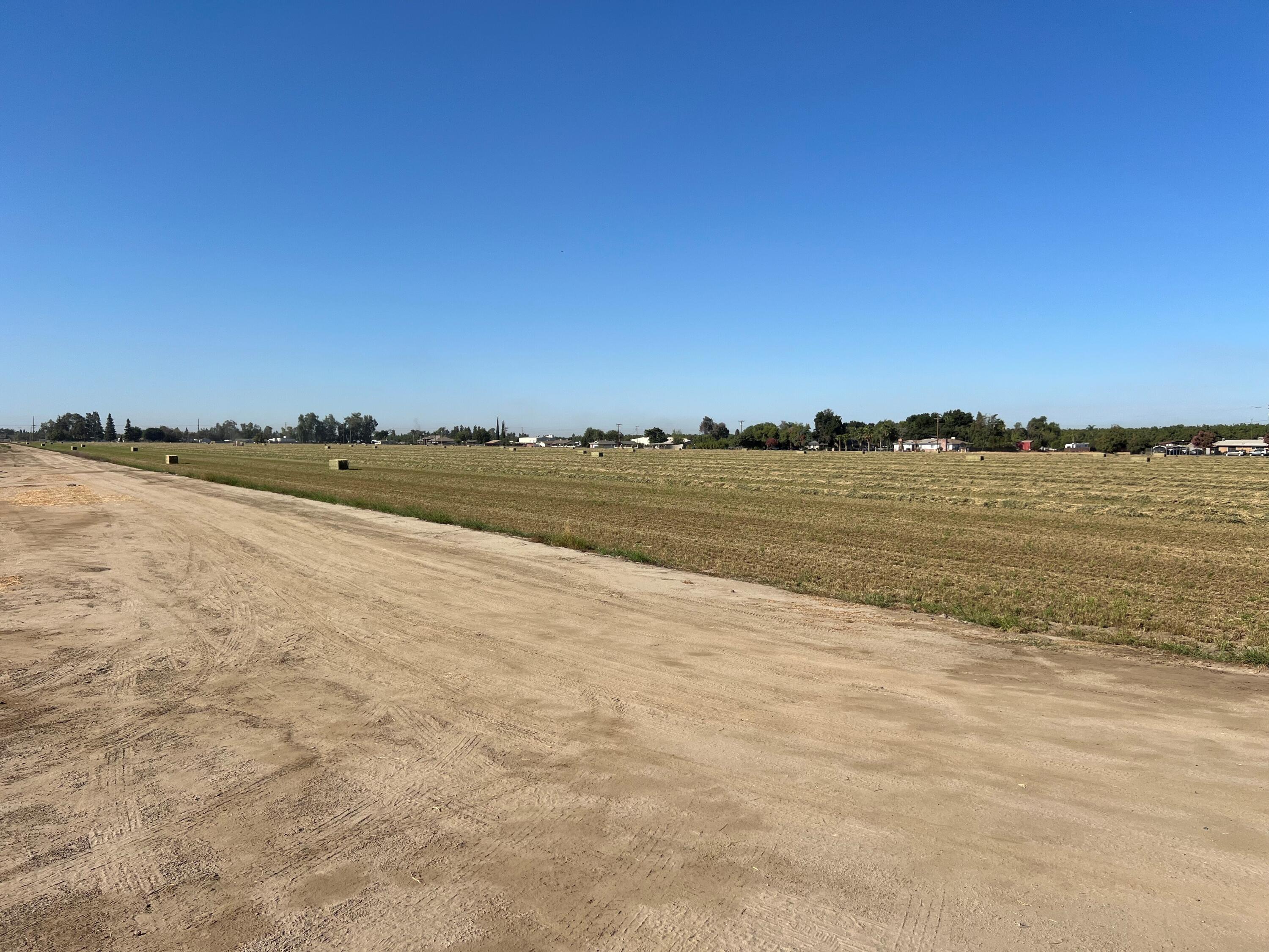 626 W Cartmill Ave, Tulare, CA 93274