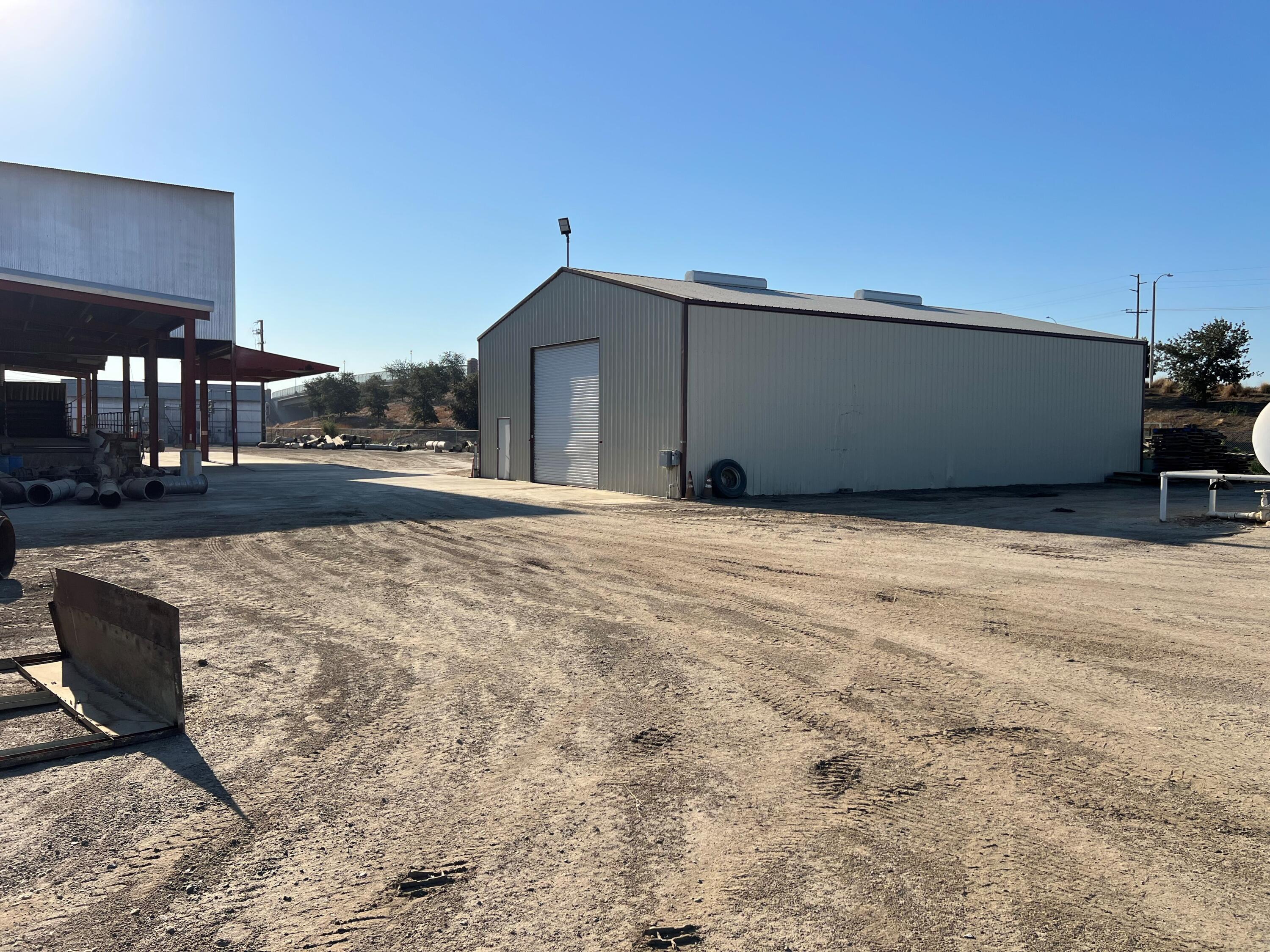 626 W Cartmill Ave, Tulare, CA 93274