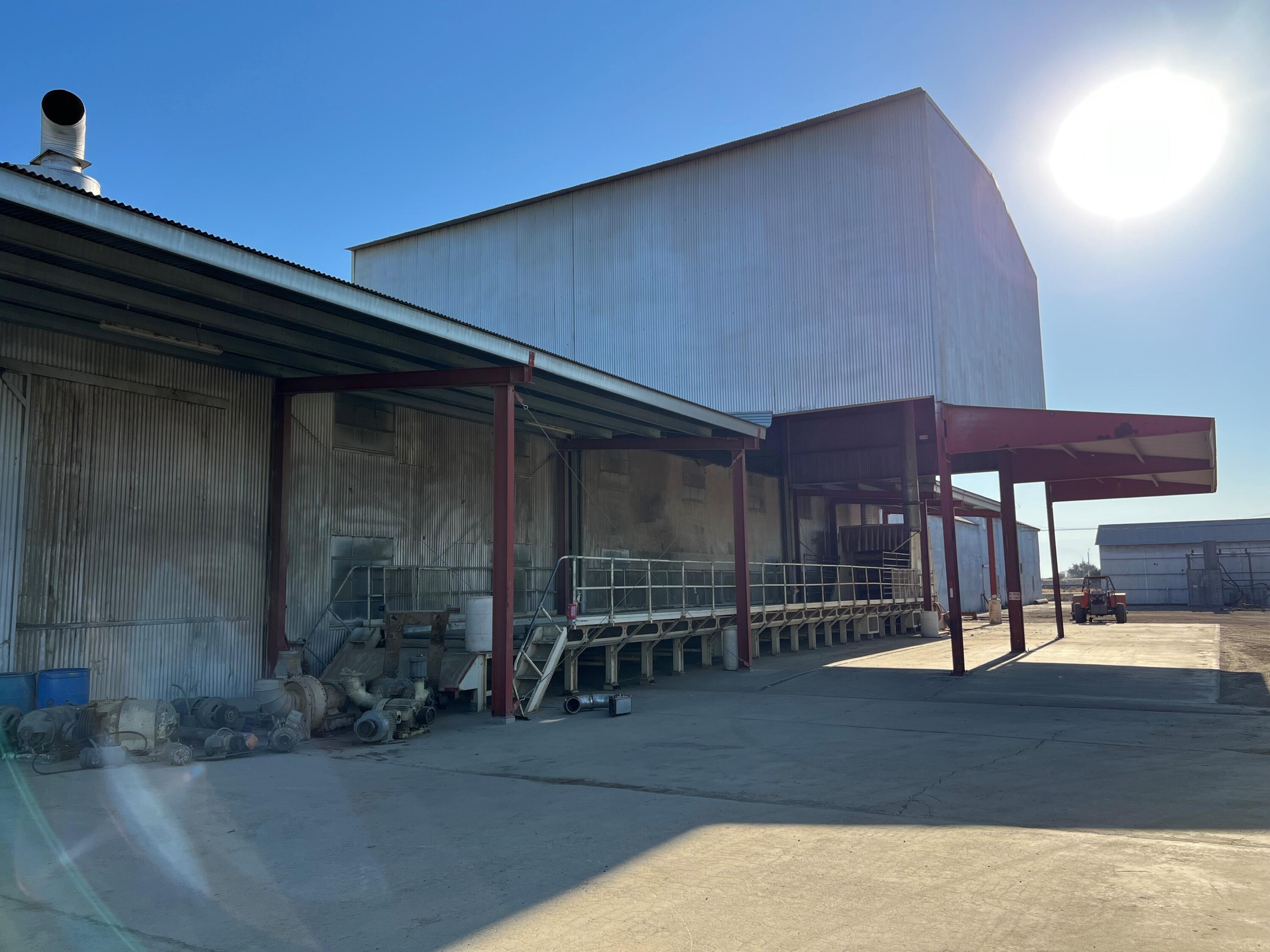 626 W Cartmill Ave, Tulare, CA 93274