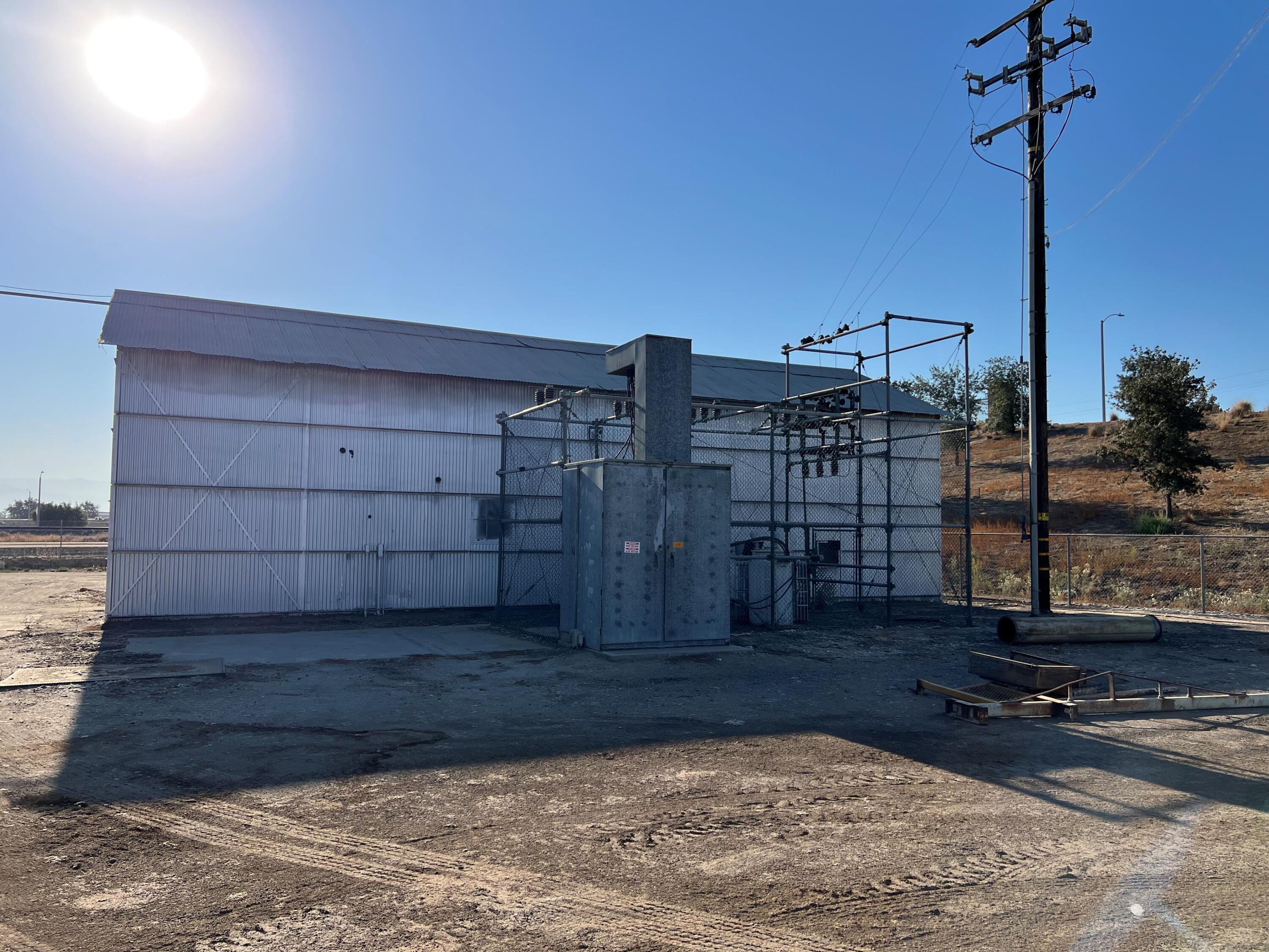 626 W Cartmill Ave, Tulare, CA 93274