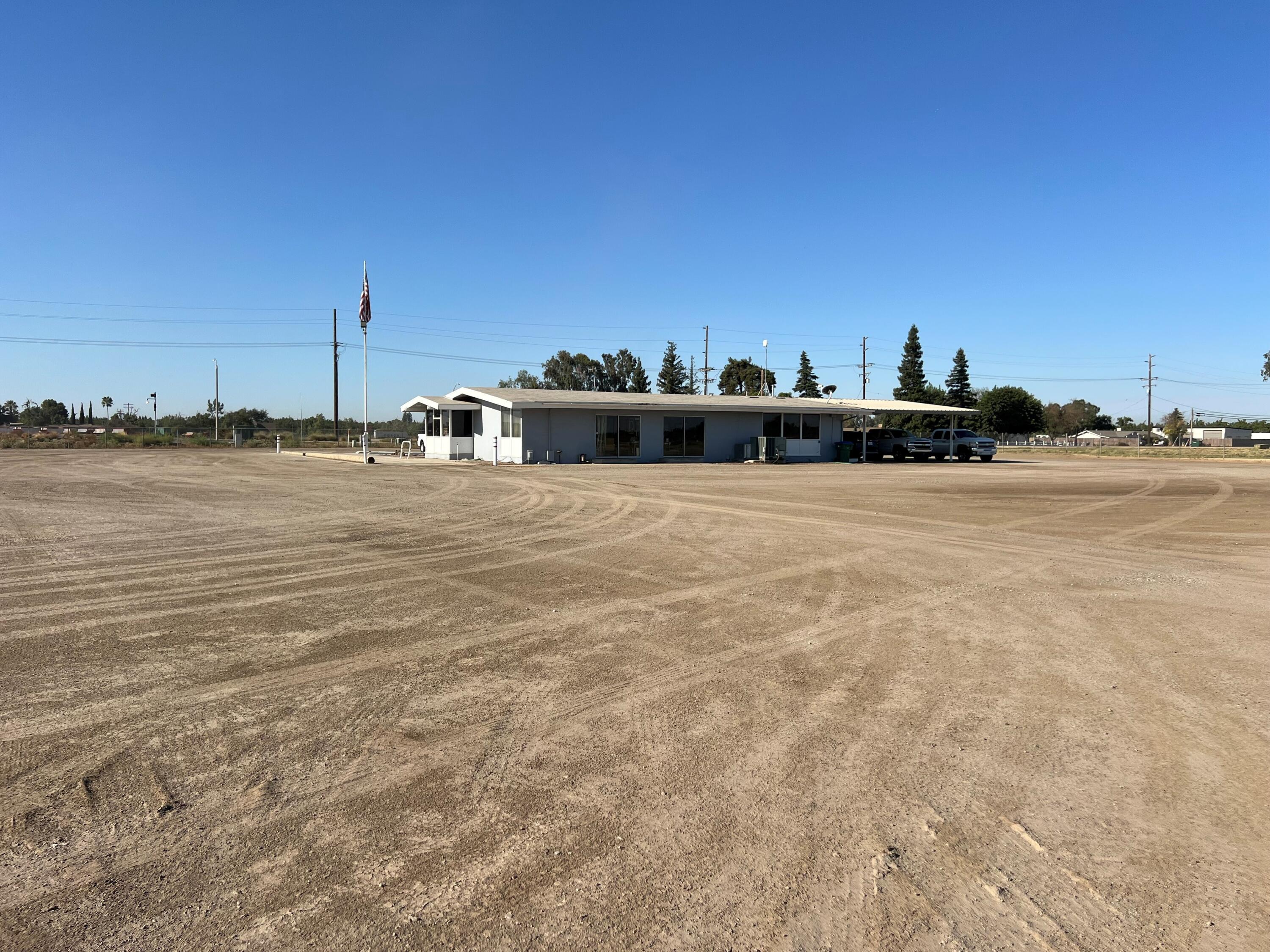 626 W Cartmill Ave, Tulare, CA 93274