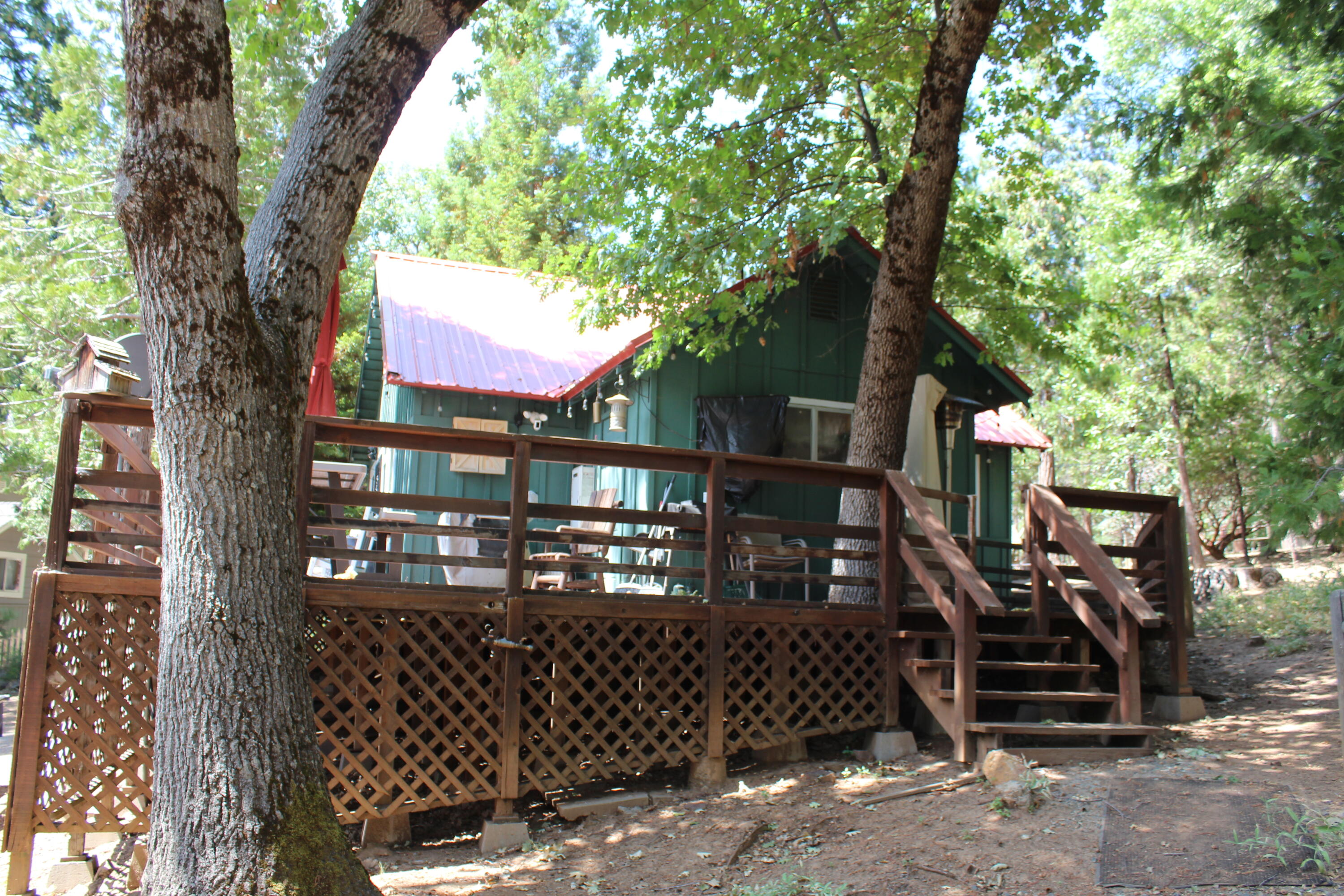 620 Loop Dr, Camp Nelson, CA 93265