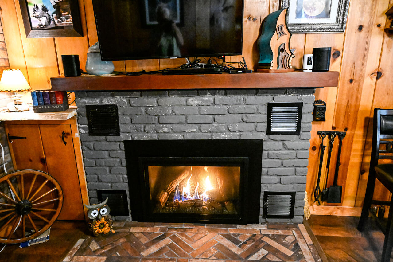 620 Loop Dr, Camp Nelson, CA 93265