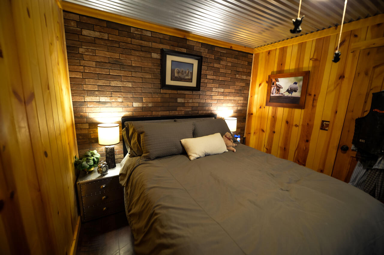 620 Loop Dr, Camp Nelson, CA 93265