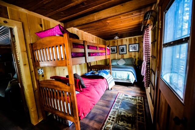 620 Loop Dr, Camp Nelson, CA 93265