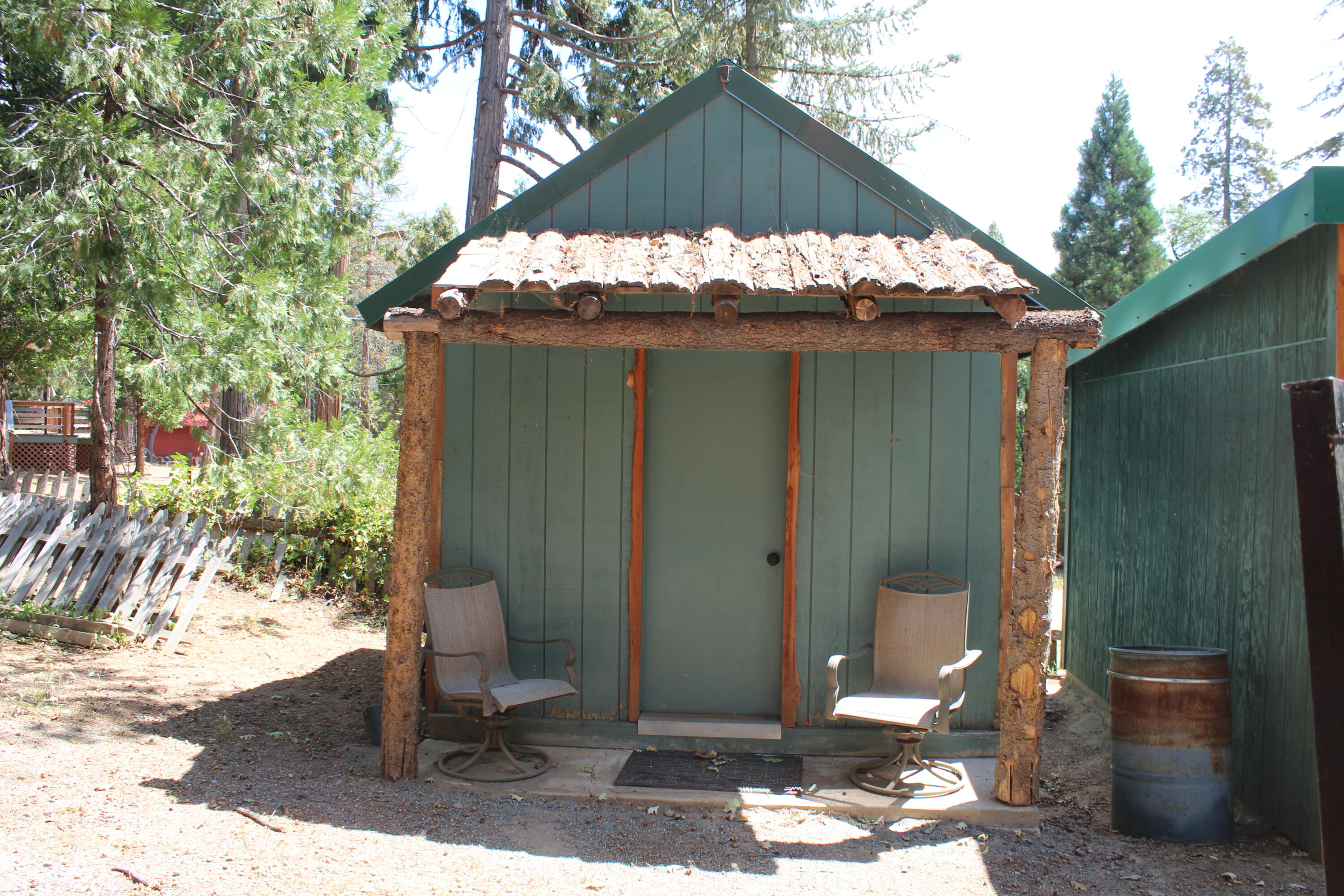 620 Loop Dr, Camp Nelson, CA 93265