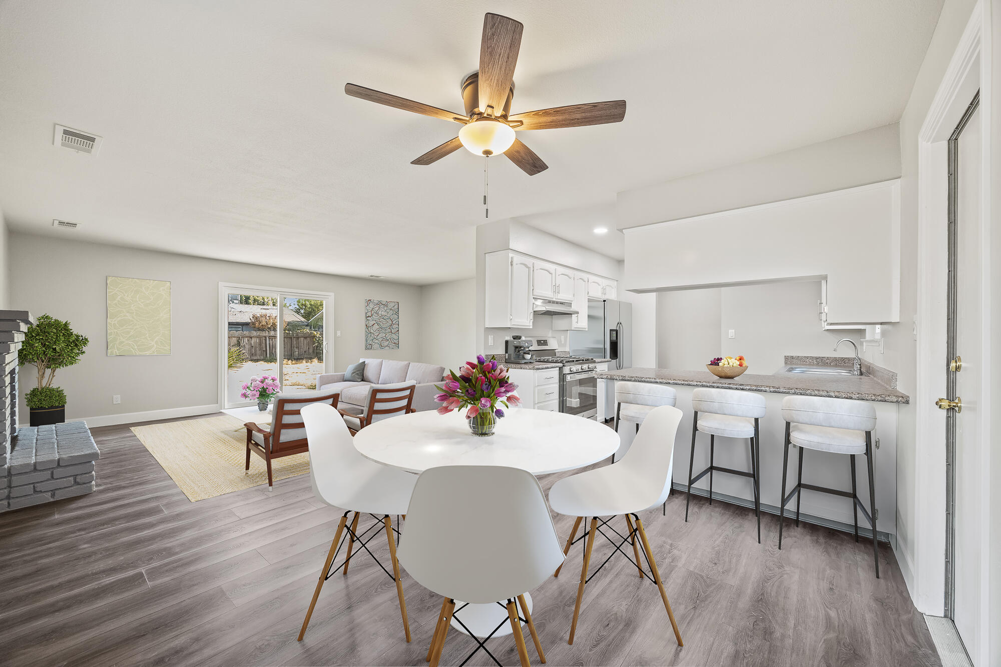 5541 W Walnut Ave, Visalia, CA 93277