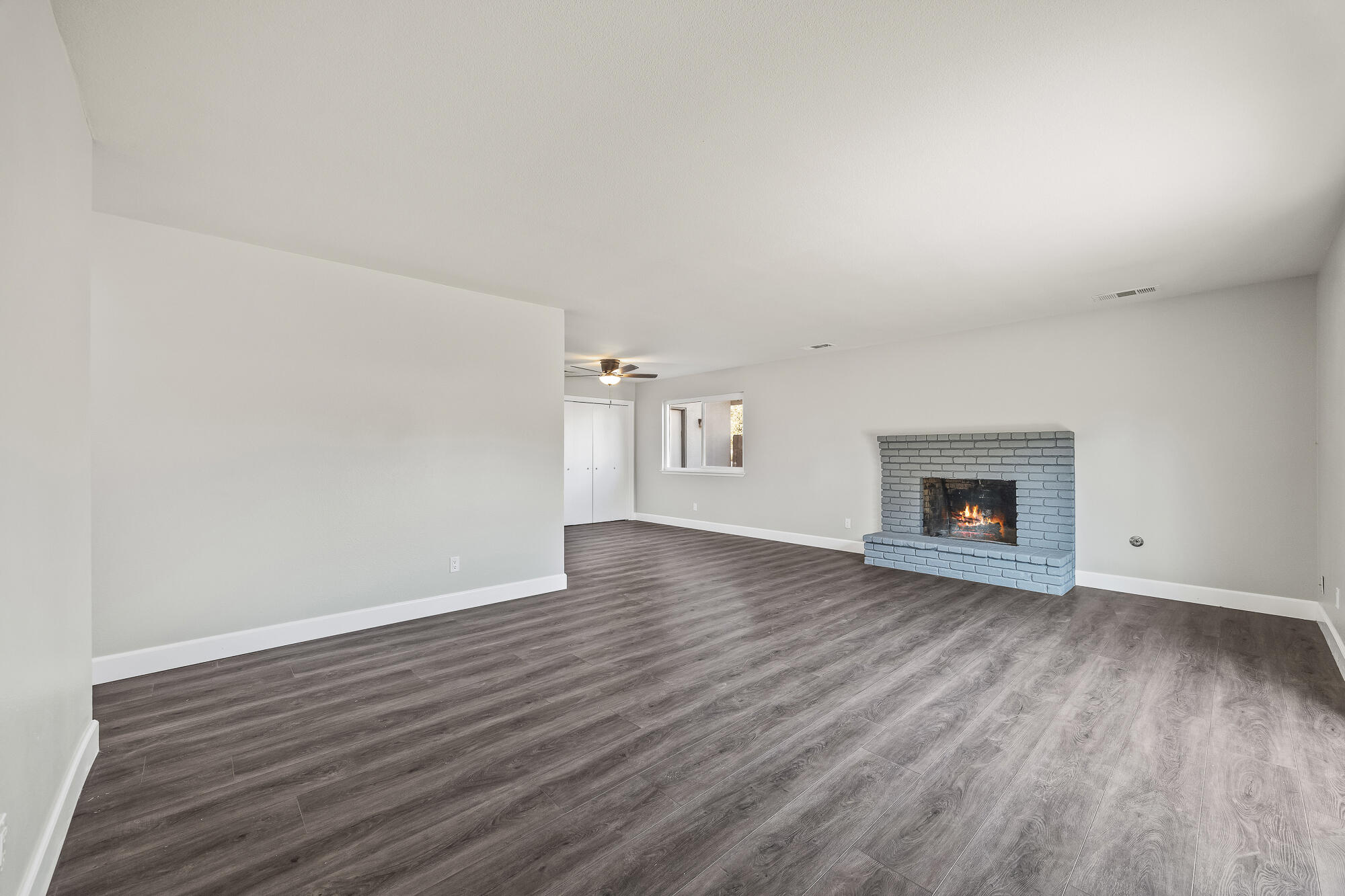 5541 W Walnut Ave, Visalia, CA 93277