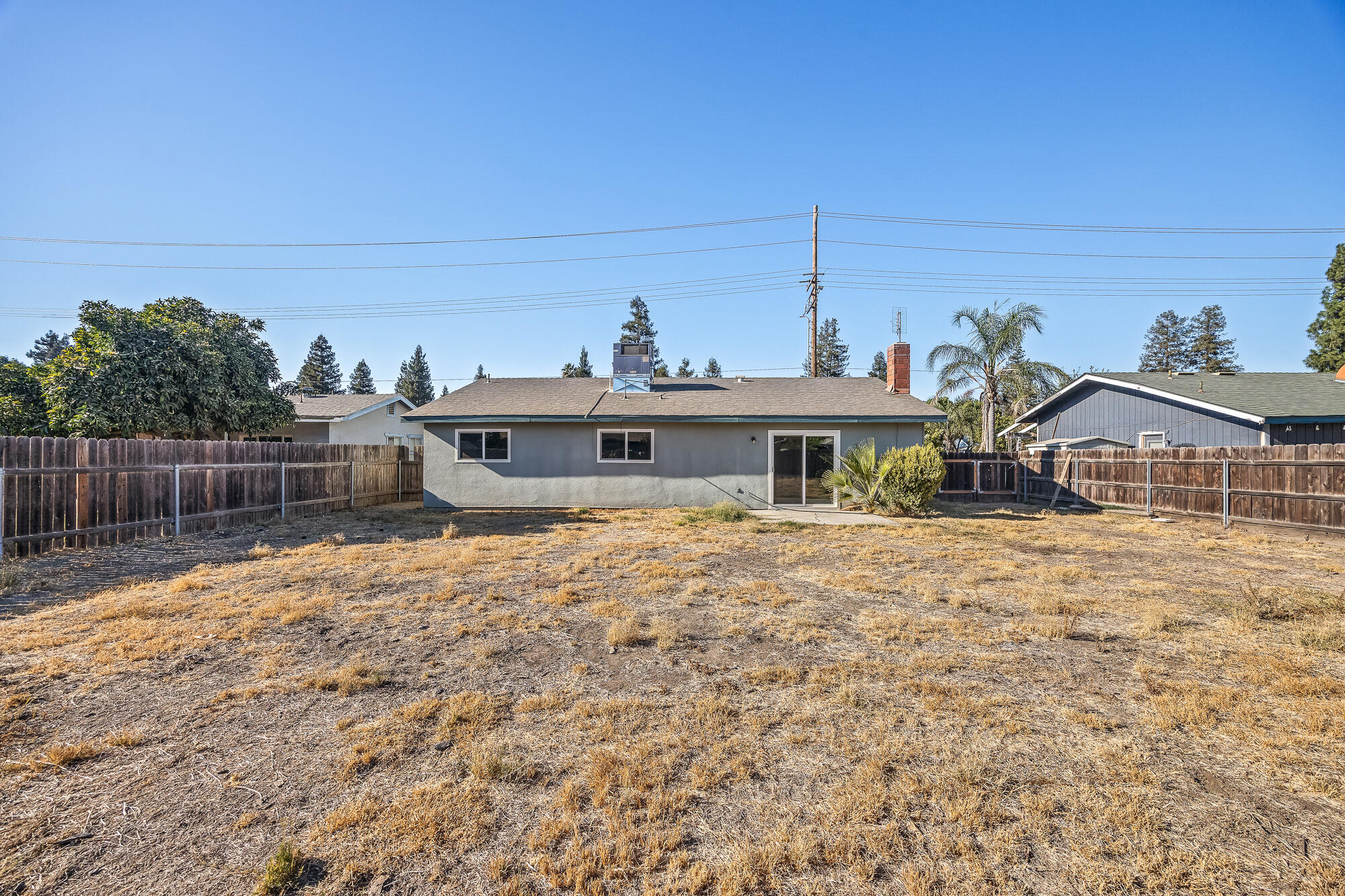 5541 W Walnut Ave, Visalia, CA 93277