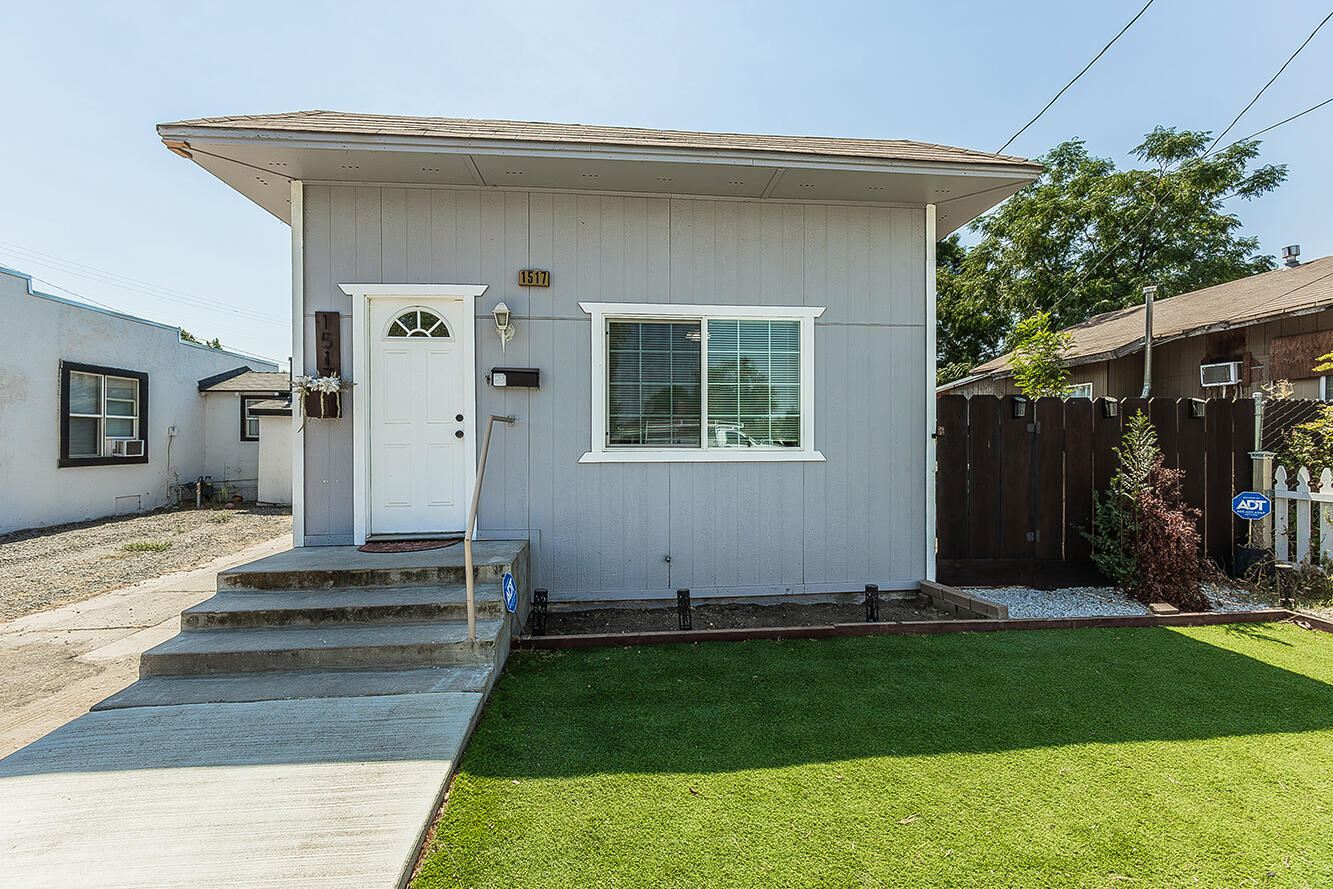 1517 Stillman St, Selma, CA 93662