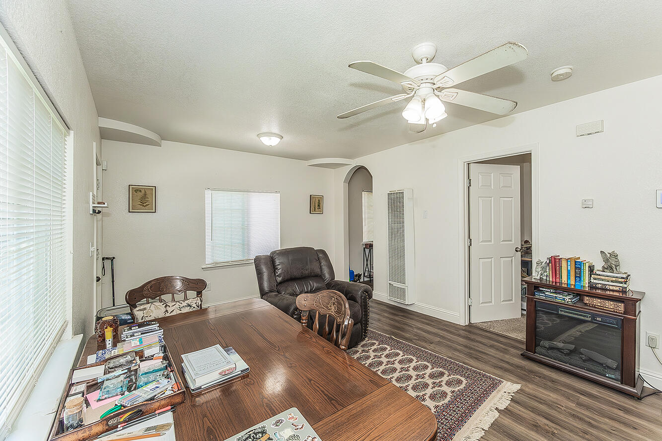 1517 Stillman St, Selma, CA 93662