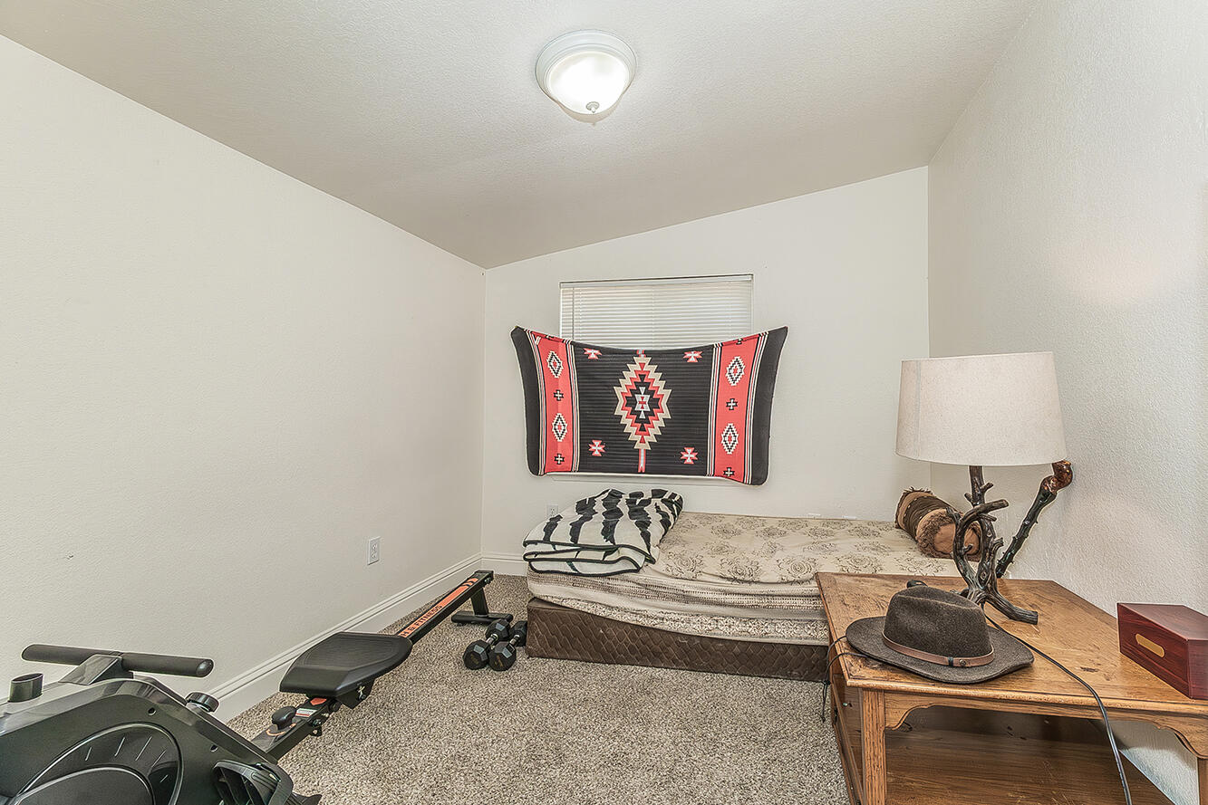 1517 Stillman St, Selma, CA 93662