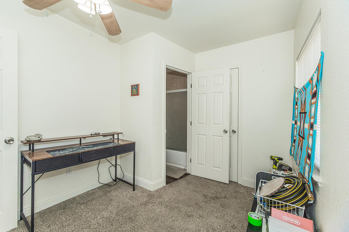 1517 Stillman St, Selma, CA 93662