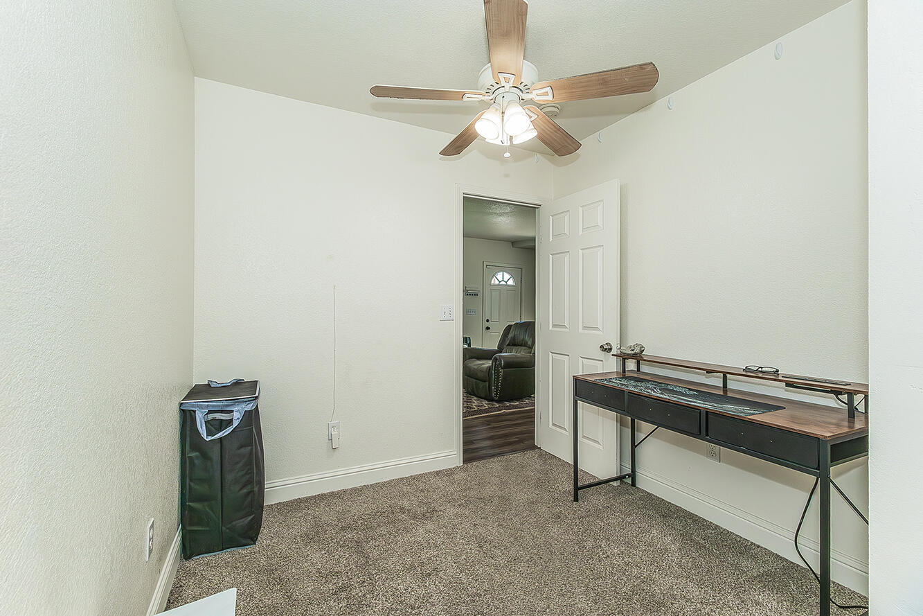 1517 Stillman St, Selma, CA 93662