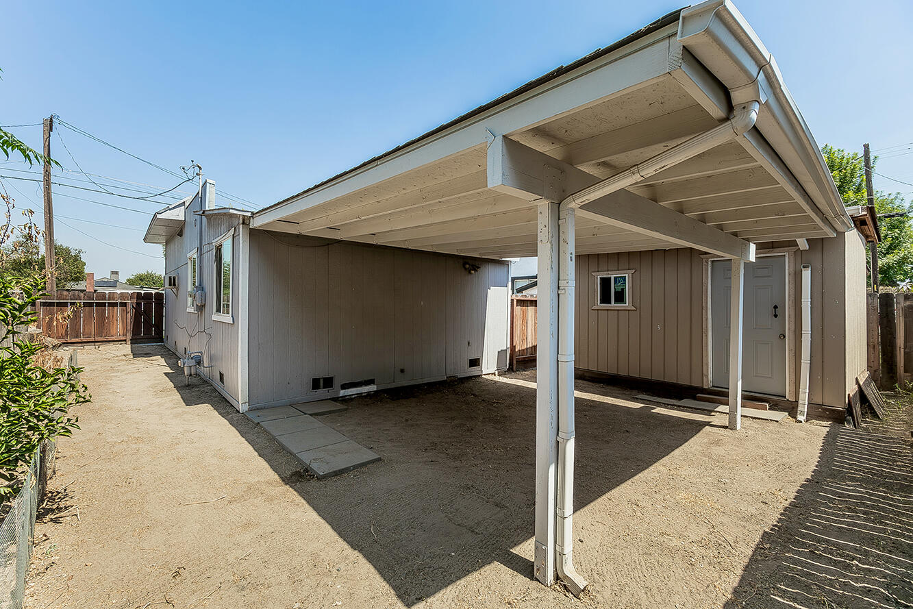 1517 Stillman St, Selma, CA 93662