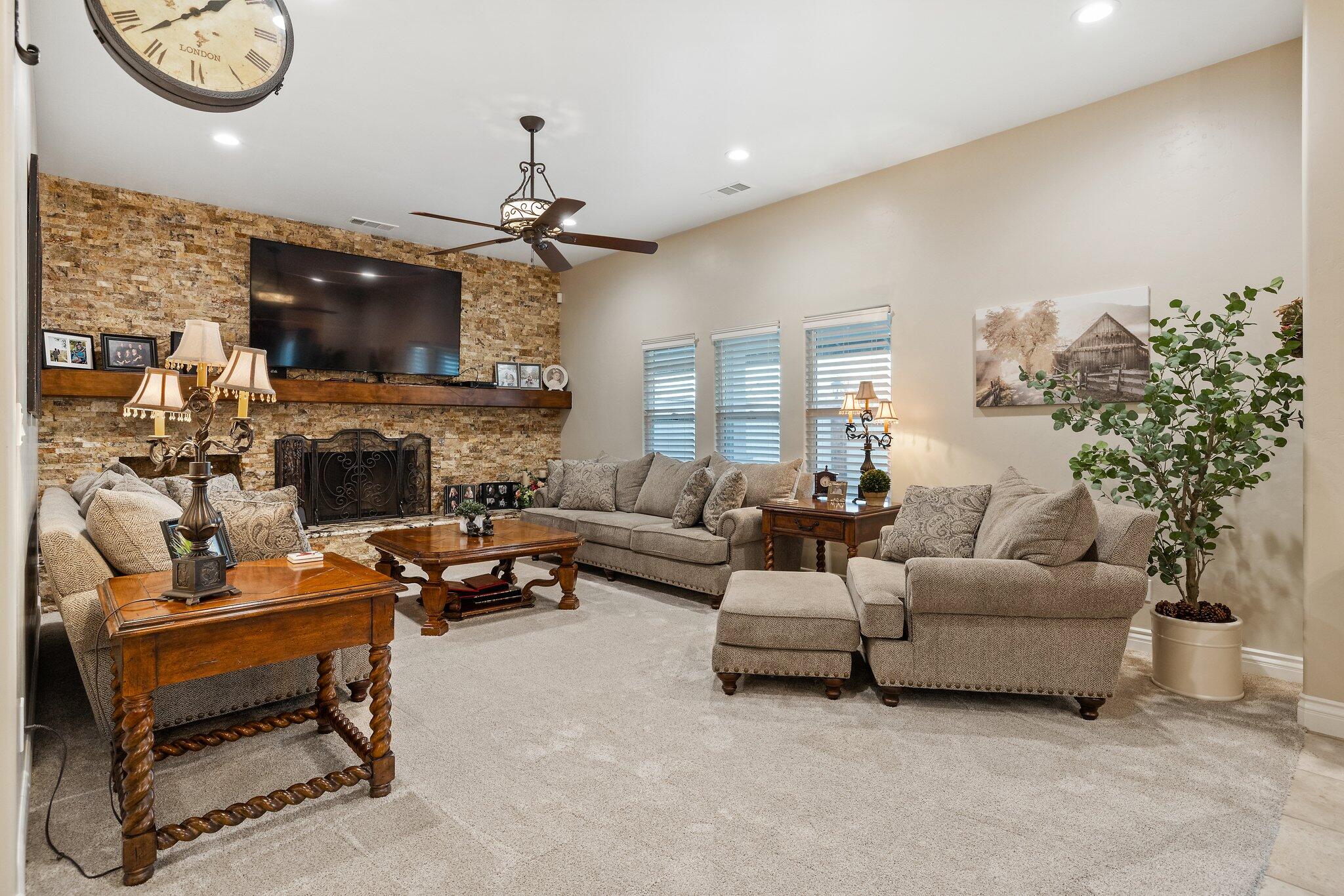 27387 Rd 100, Visalia, CA 93277