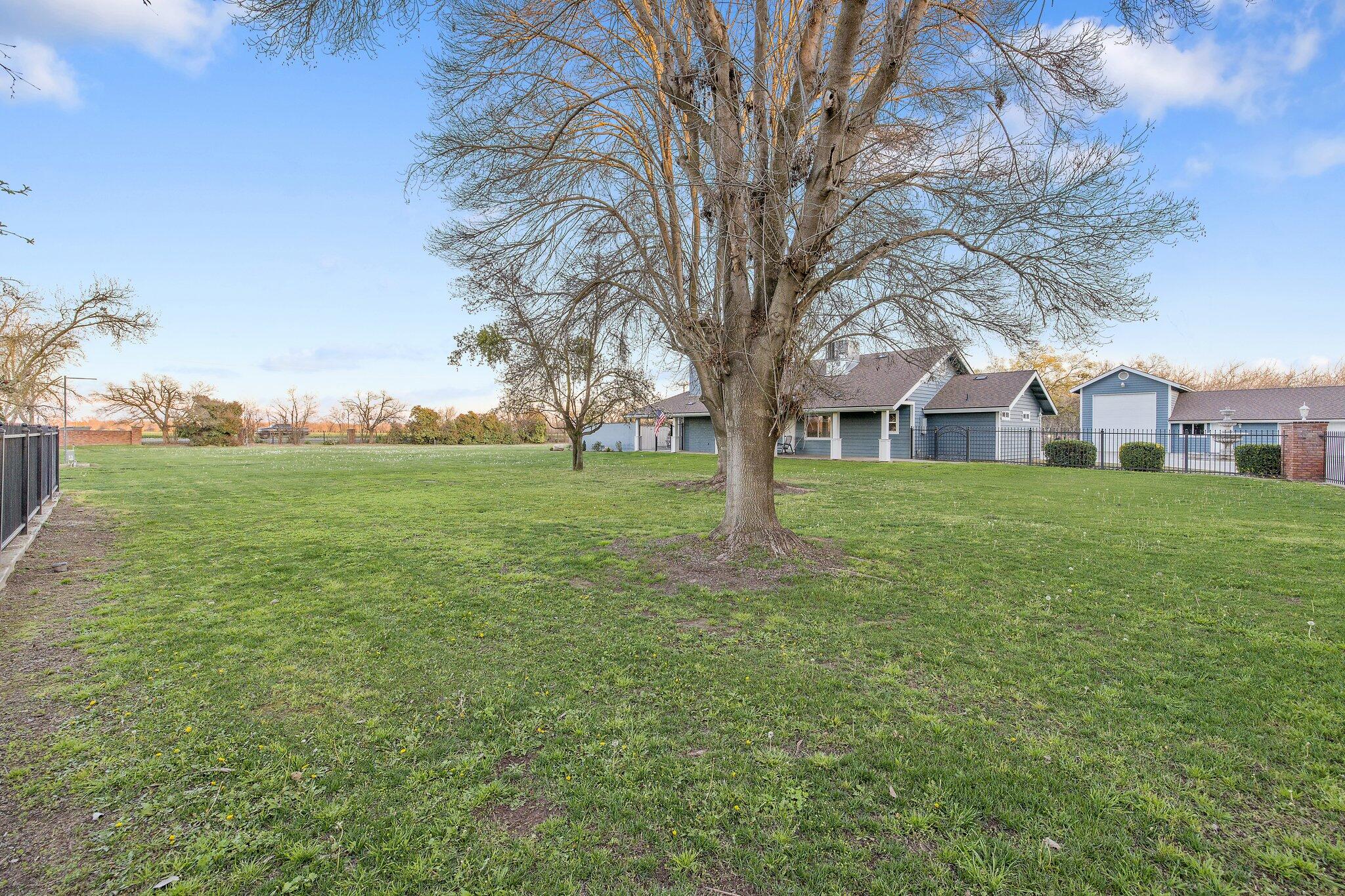 27387 Rd 100, Visalia, CA 93277