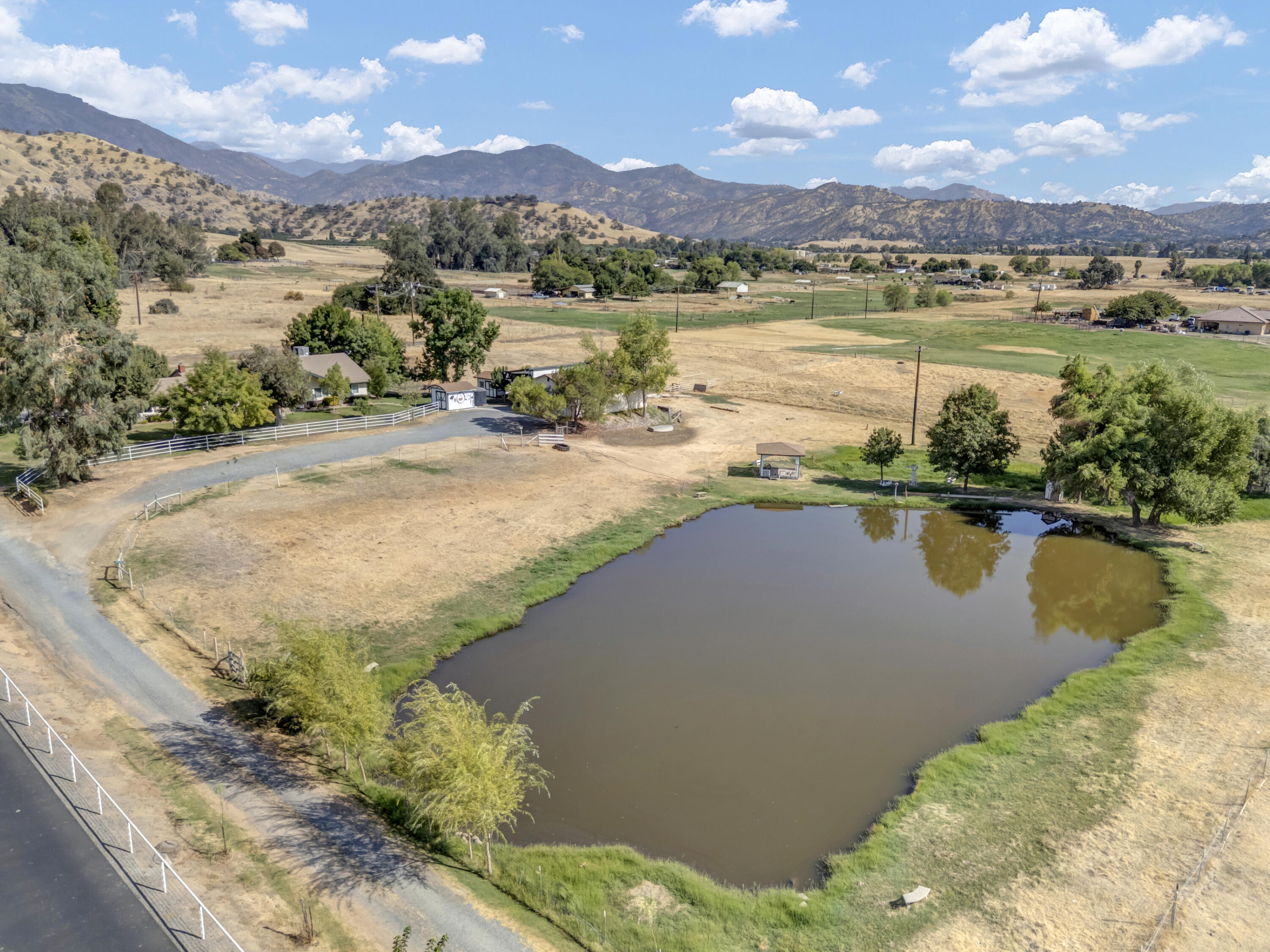 18002 320 Rd, Springville, CA 93265