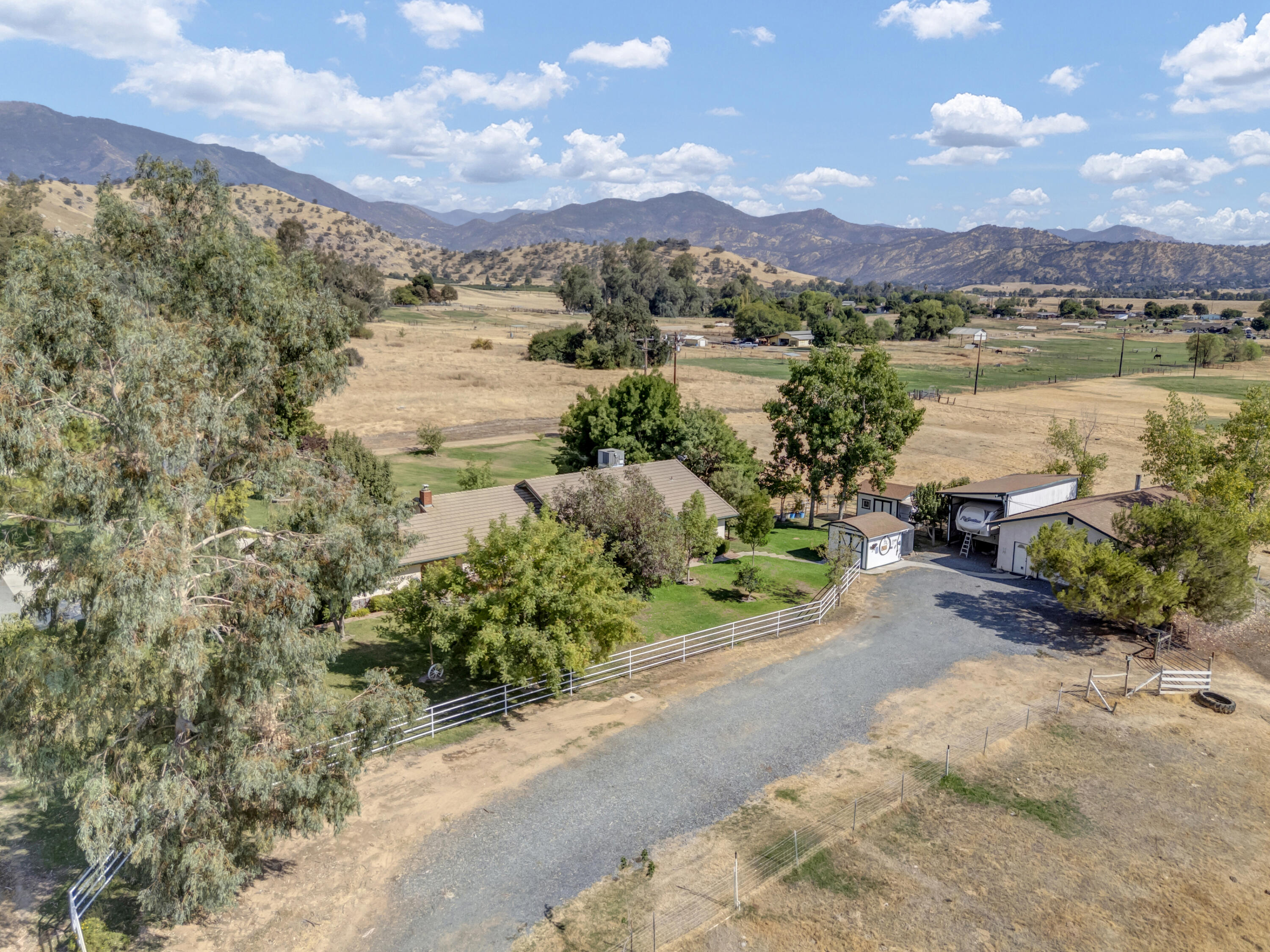 18002 320 Rd, Springville, CA 93265