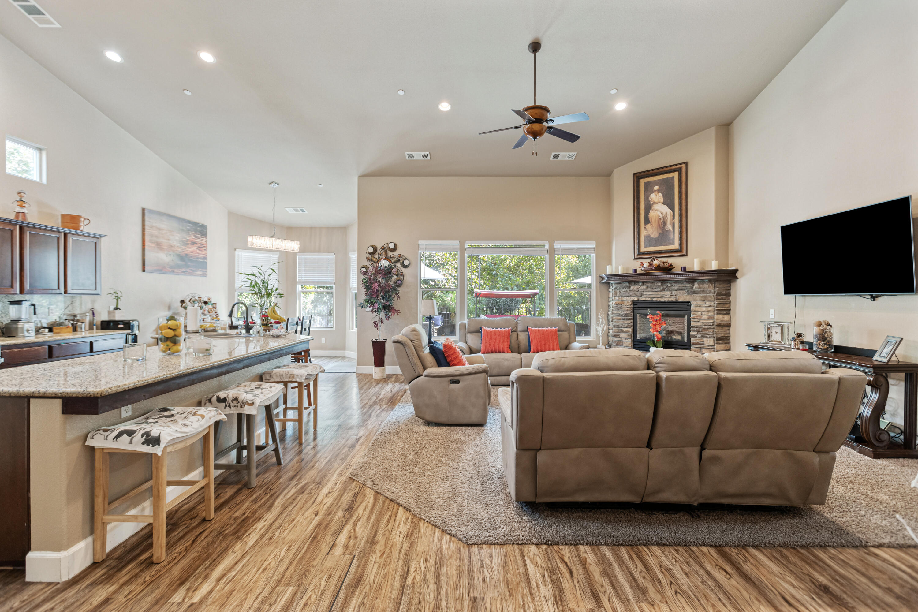 32937 Riverside Dr, Springville, CA 93265