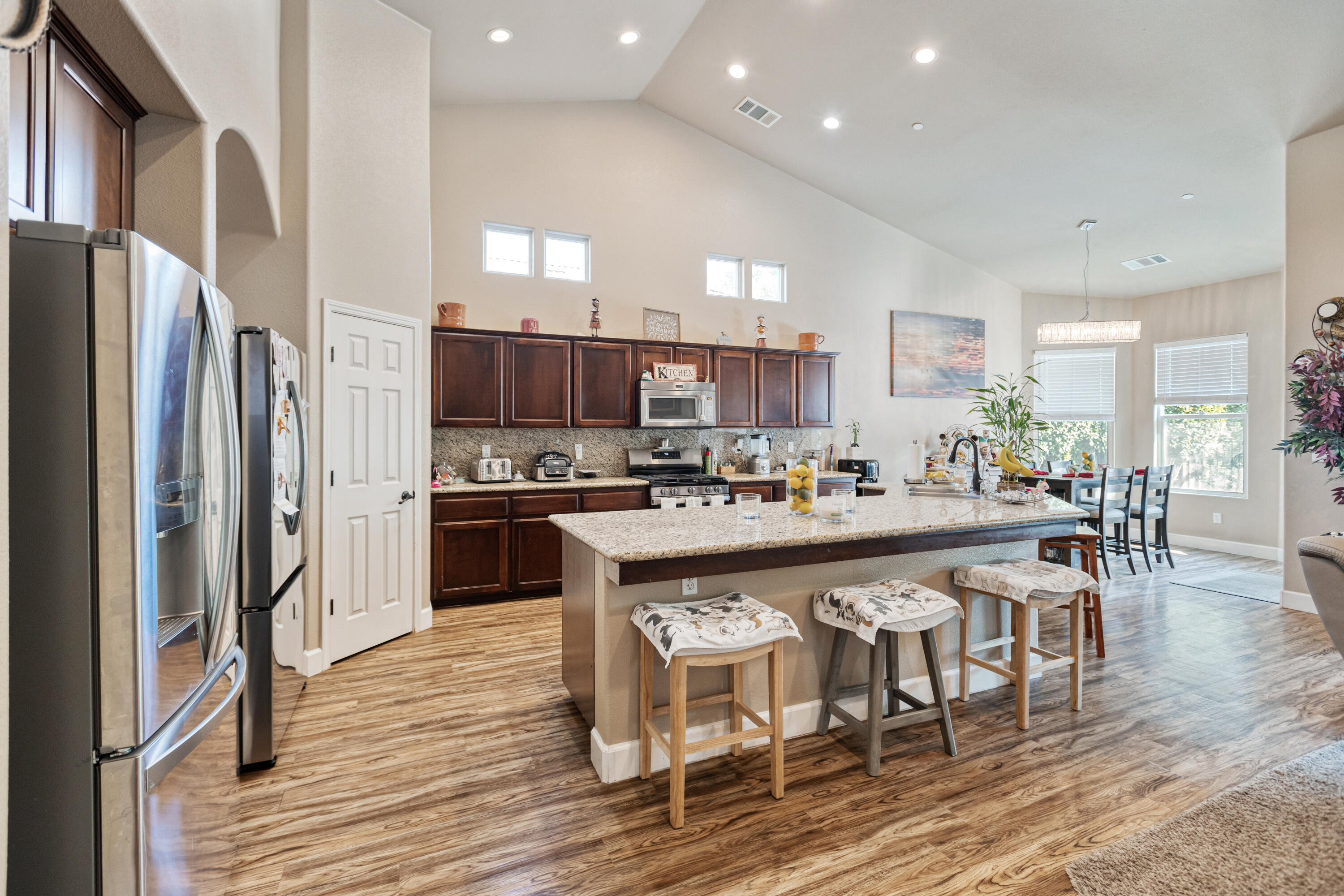 32937 Riverside Dr, Springville, CA 93265