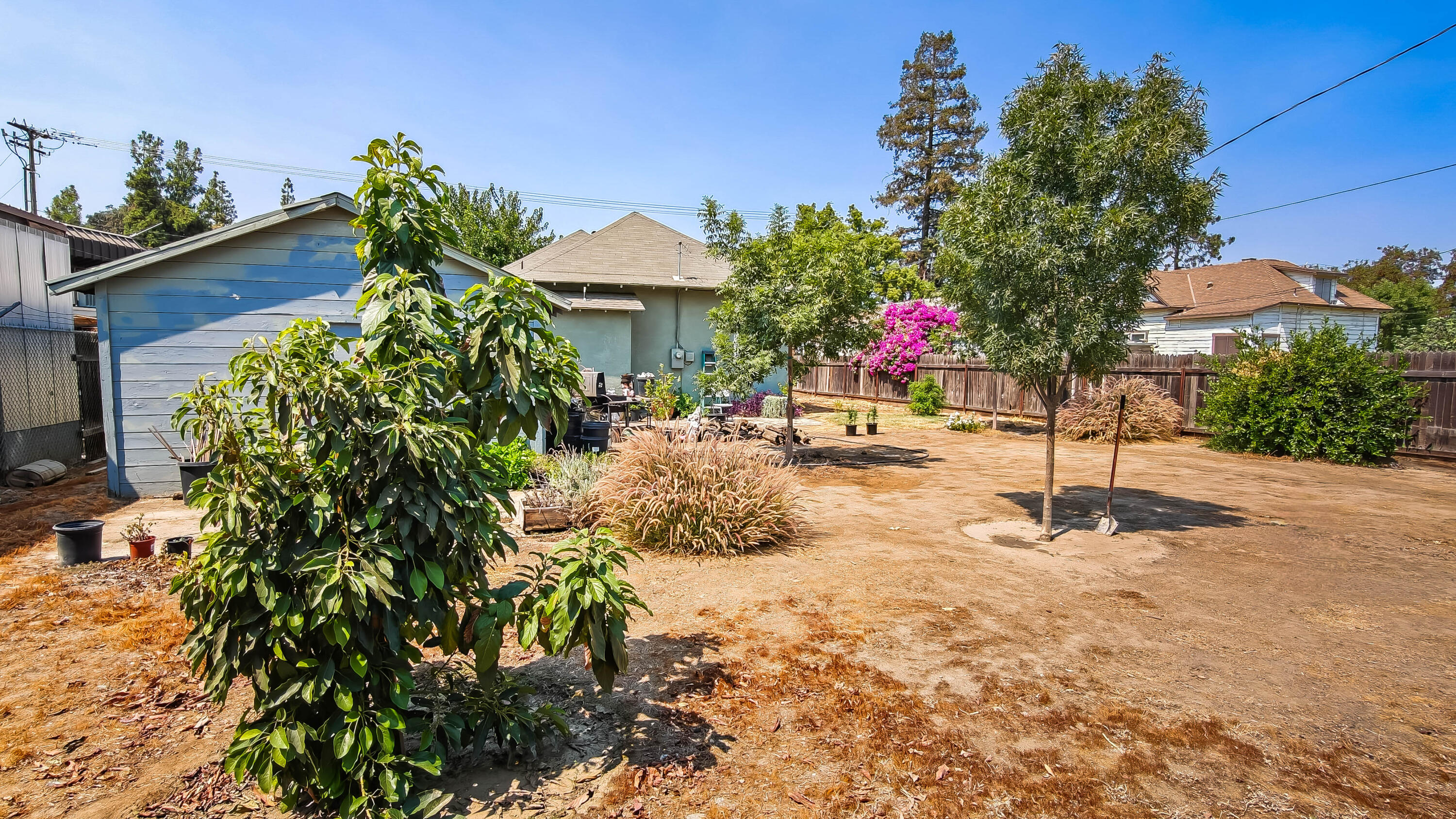 704 N Divisadero St, Visalia, CA 93291