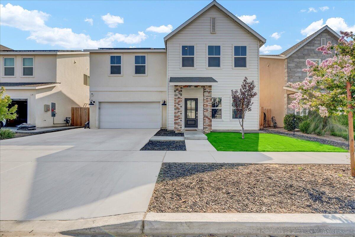 1769 N Jennie Lake Trl, Hanford, CA 93230