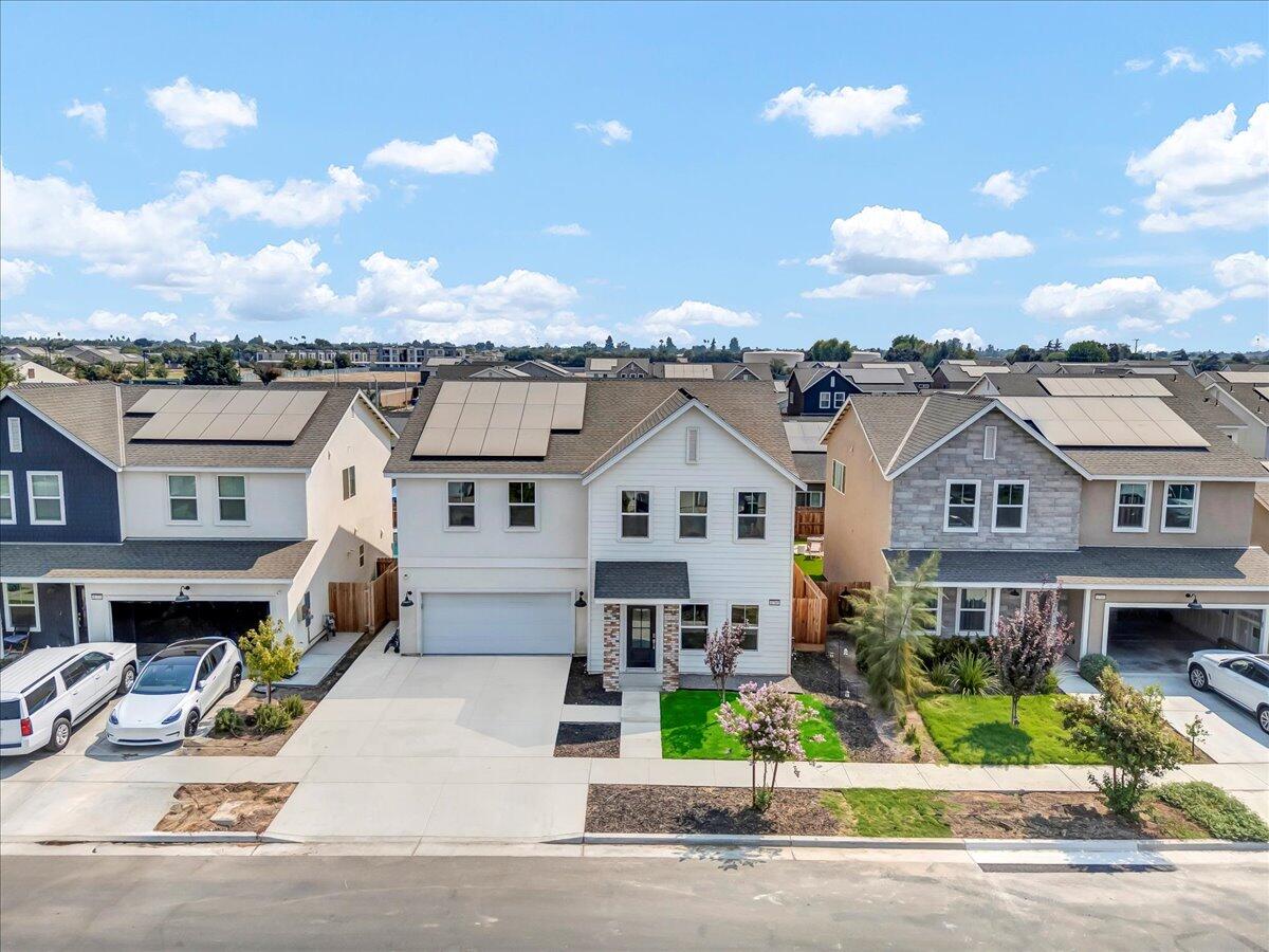 1769 N Jennie Lake Trl, Hanford, CA 93230