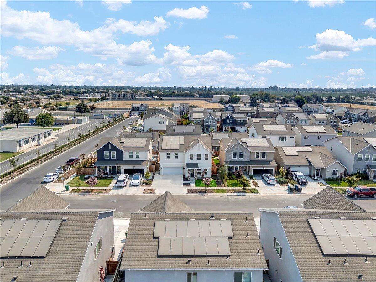 1769 N Jennie Lake Trl, Hanford, CA 93230