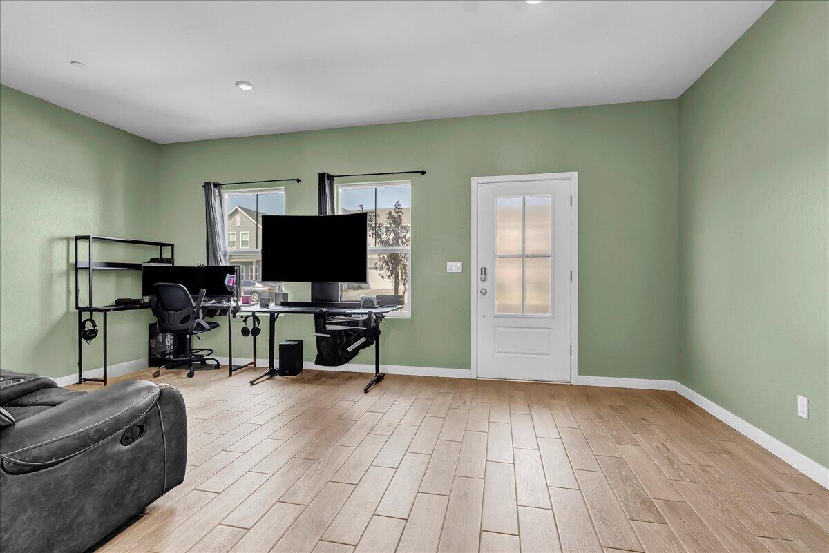 1769 N Jennie Lake Trl, Hanford, CA 93230