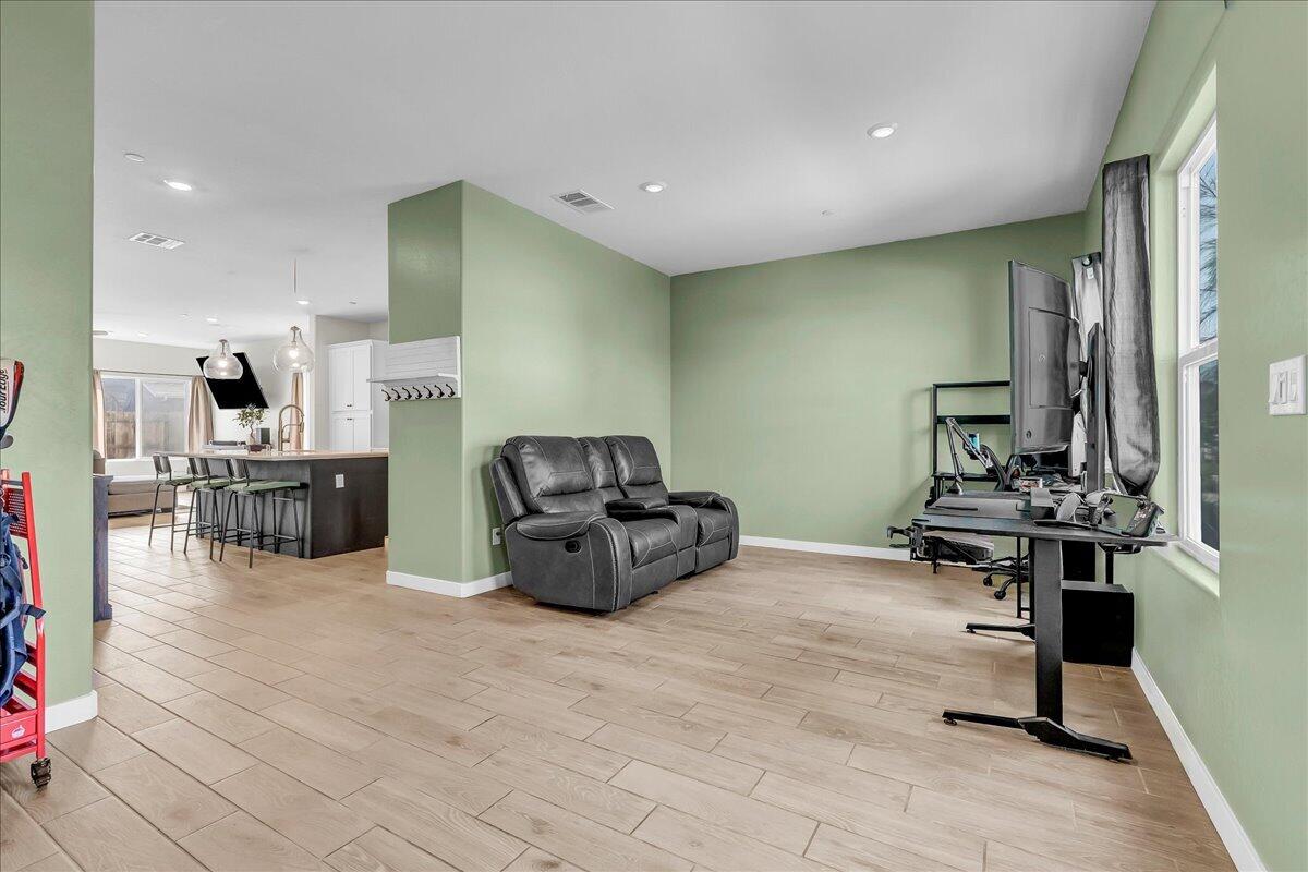 1769 N Jennie Lake Trl, Hanford, CA 93230