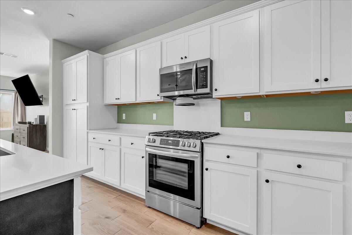 1769 N Jennie Lake Trl, Hanford, CA 93230