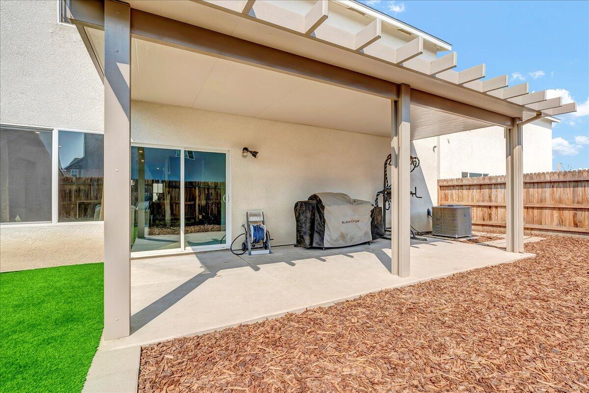 1769 N Jennie Lake Trl, Hanford, CA 93230