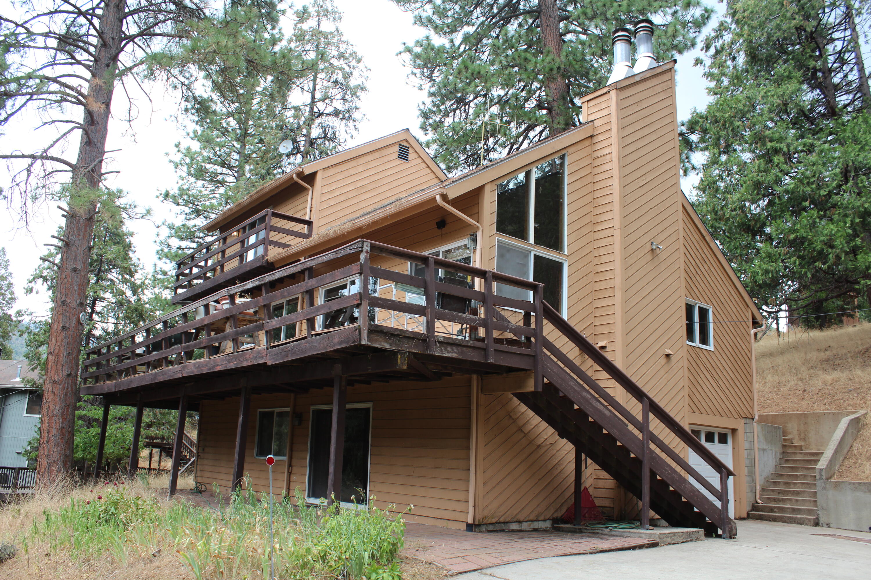 340 Mariposa Dr, Pierpoint Springs, CA 93265