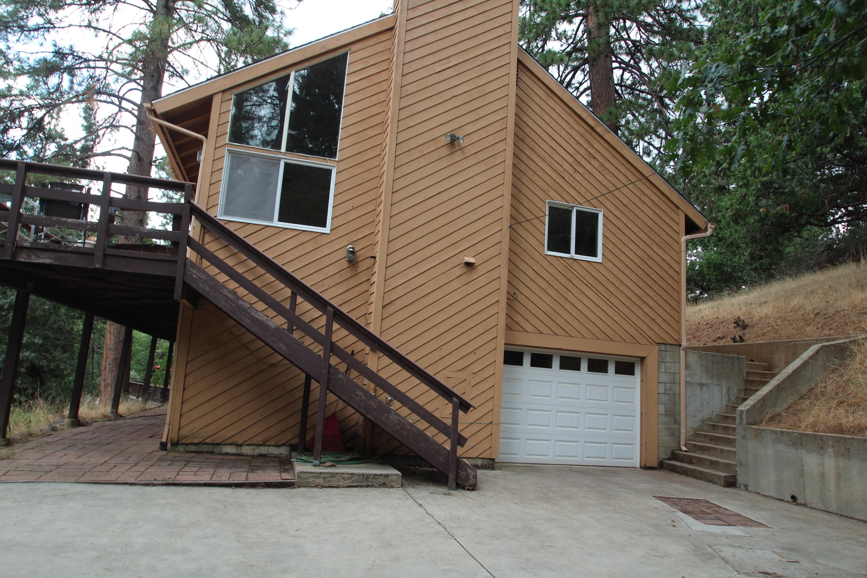 340 Mariposa Dr, Pierpoint Springs, CA 93265