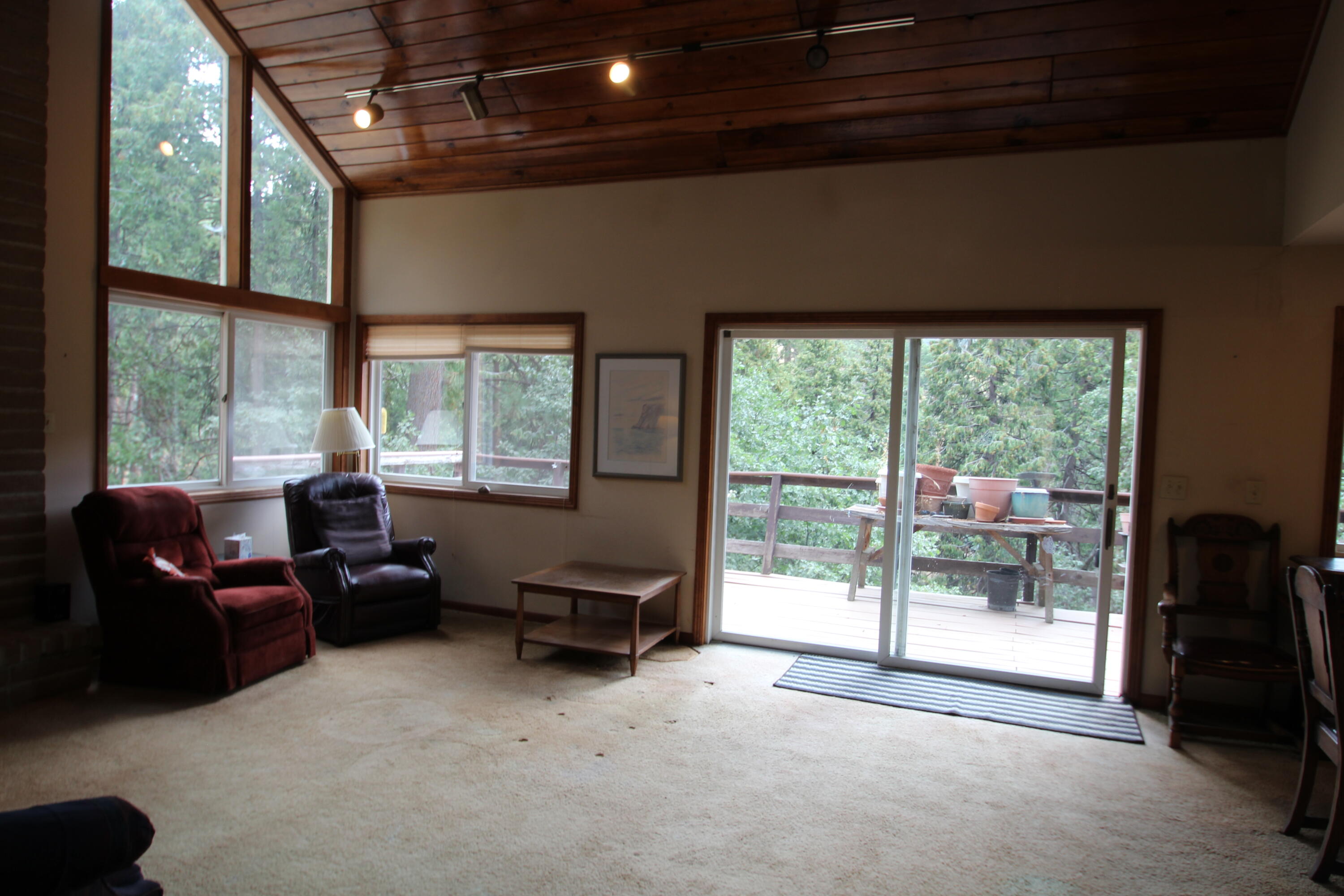 340 Mariposa Dr, Pierpoint Springs, CA 93265