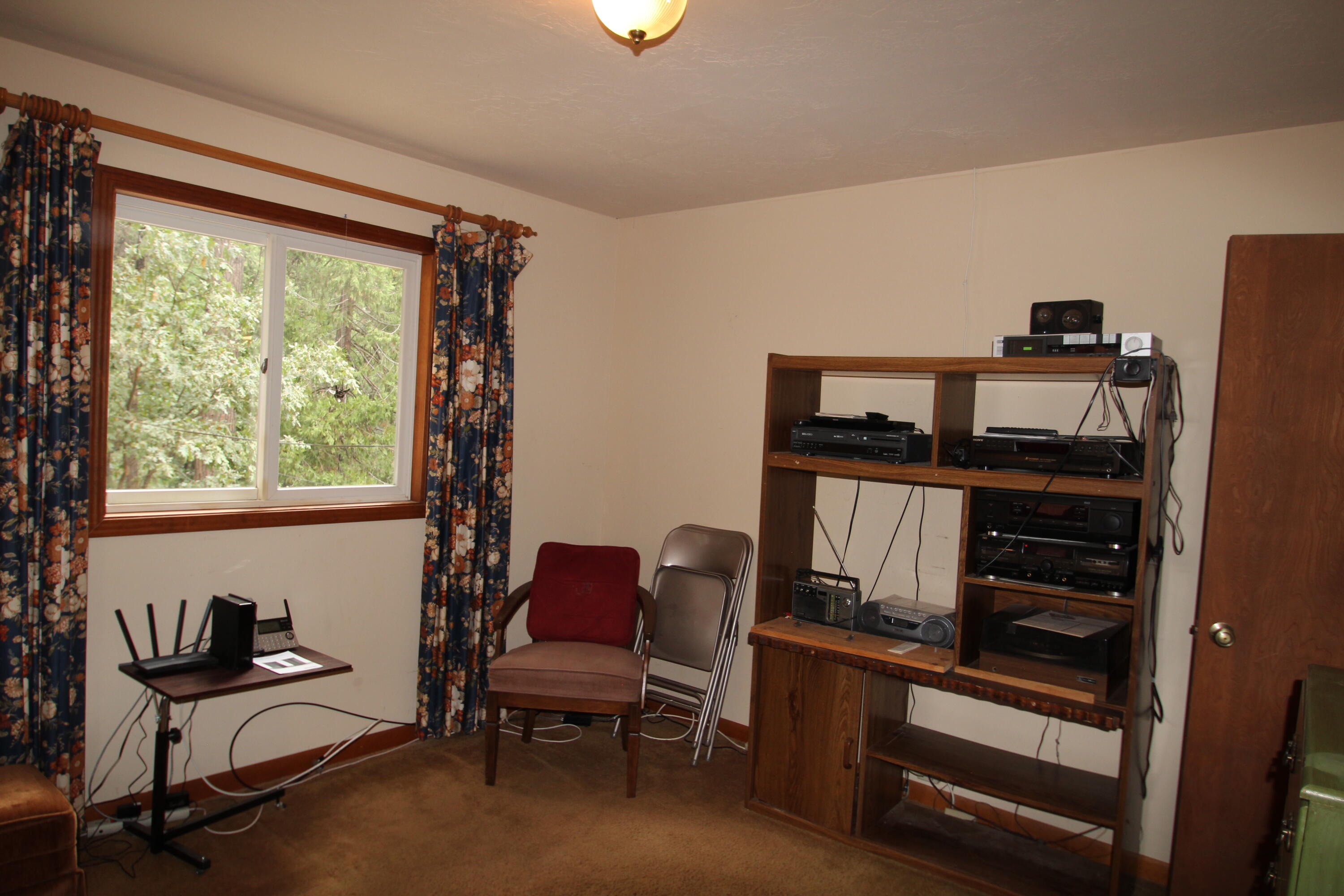 340 Mariposa Dr, Pierpoint Springs, CA 93265