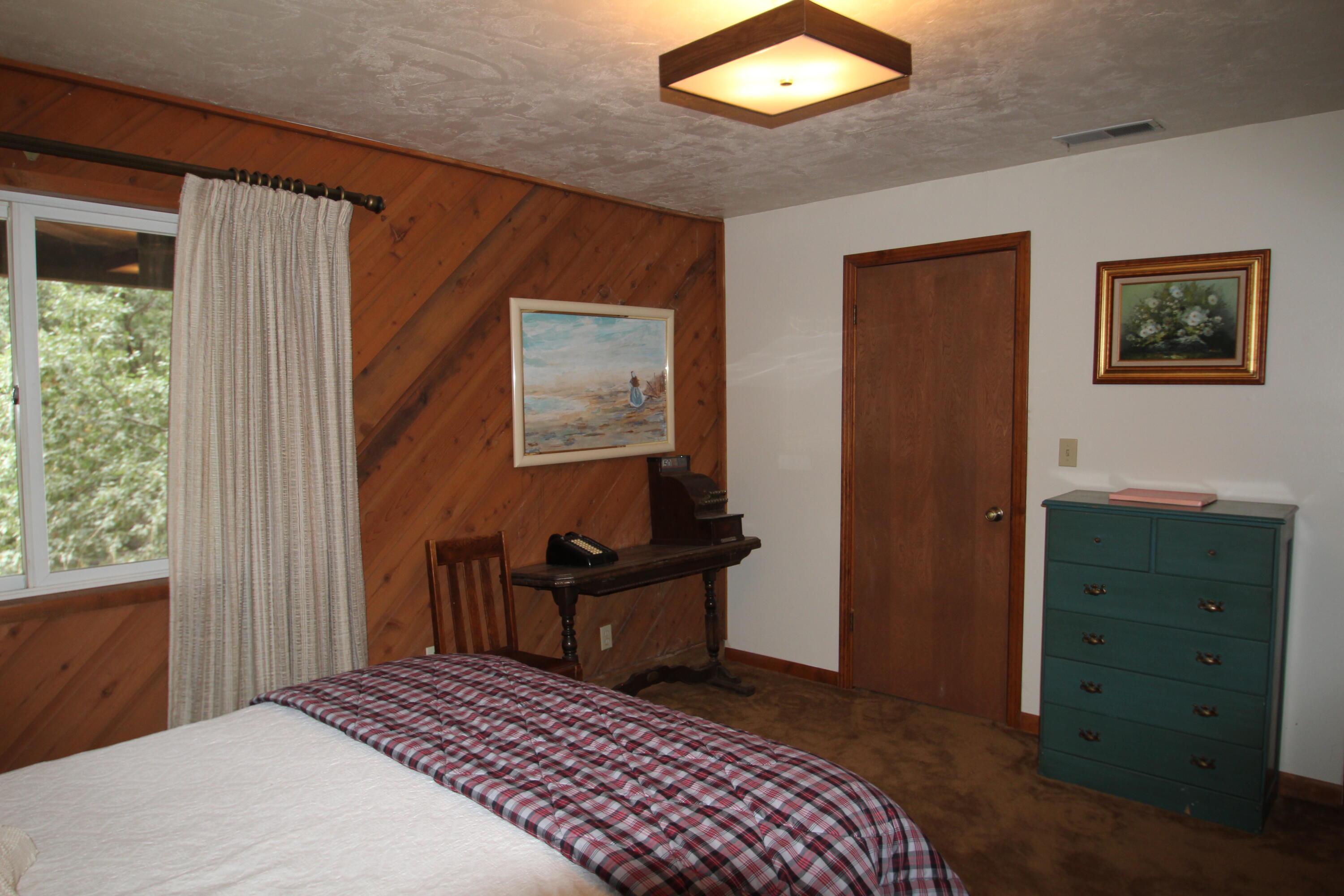 340 Mariposa Dr, Pierpoint Springs, CA 93265