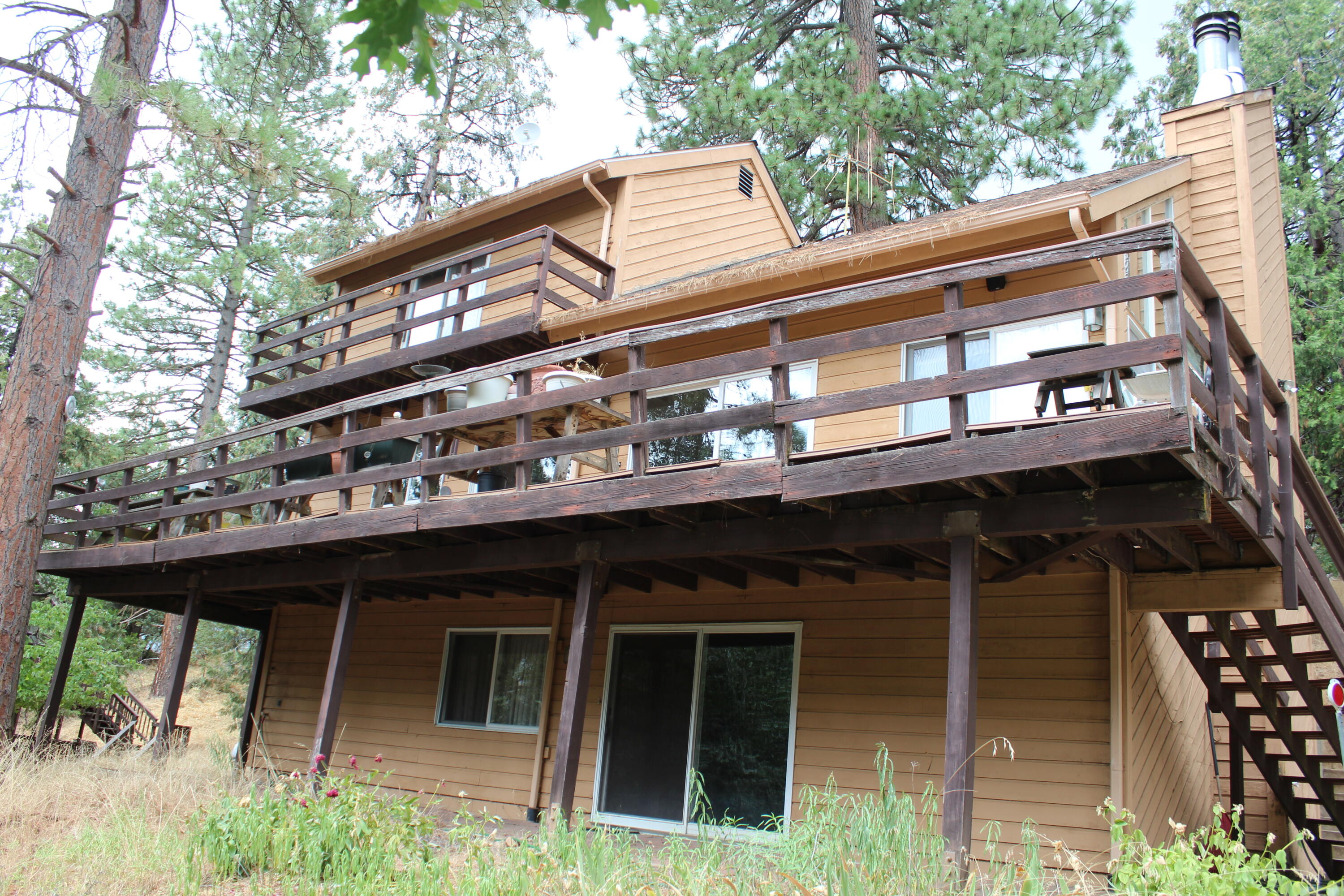 340 Mariposa Dr, Pierpoint Springs, CA 93265