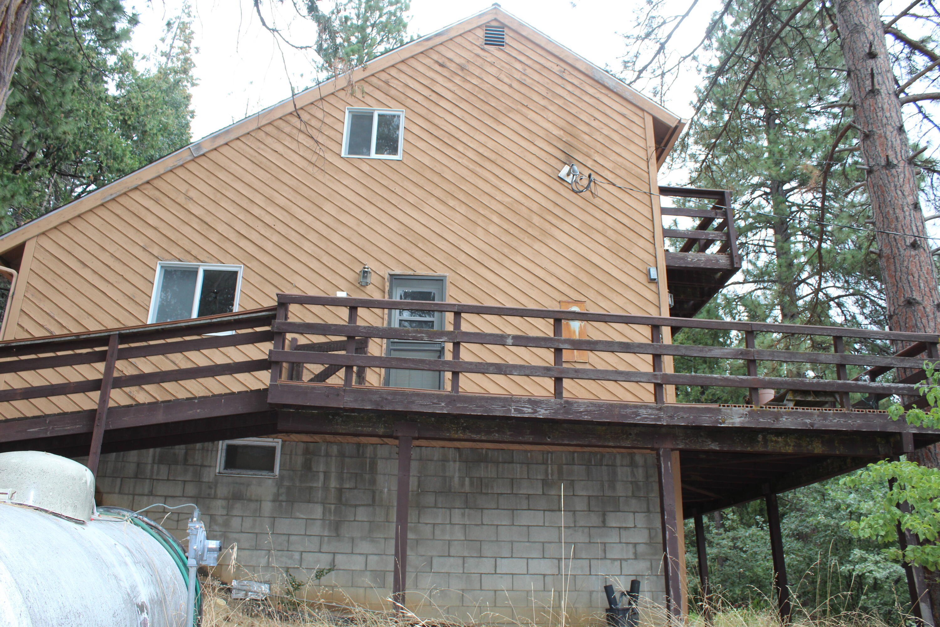 340 Mariposa Dr, Pierpoint Springs, CA 93265