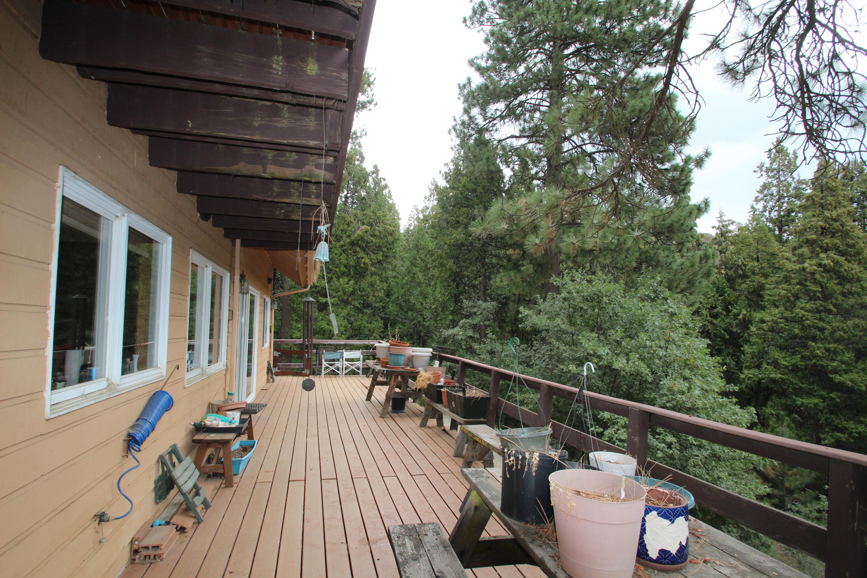 340 Mariposa Dr, Pierpoint Springs, CA 93265