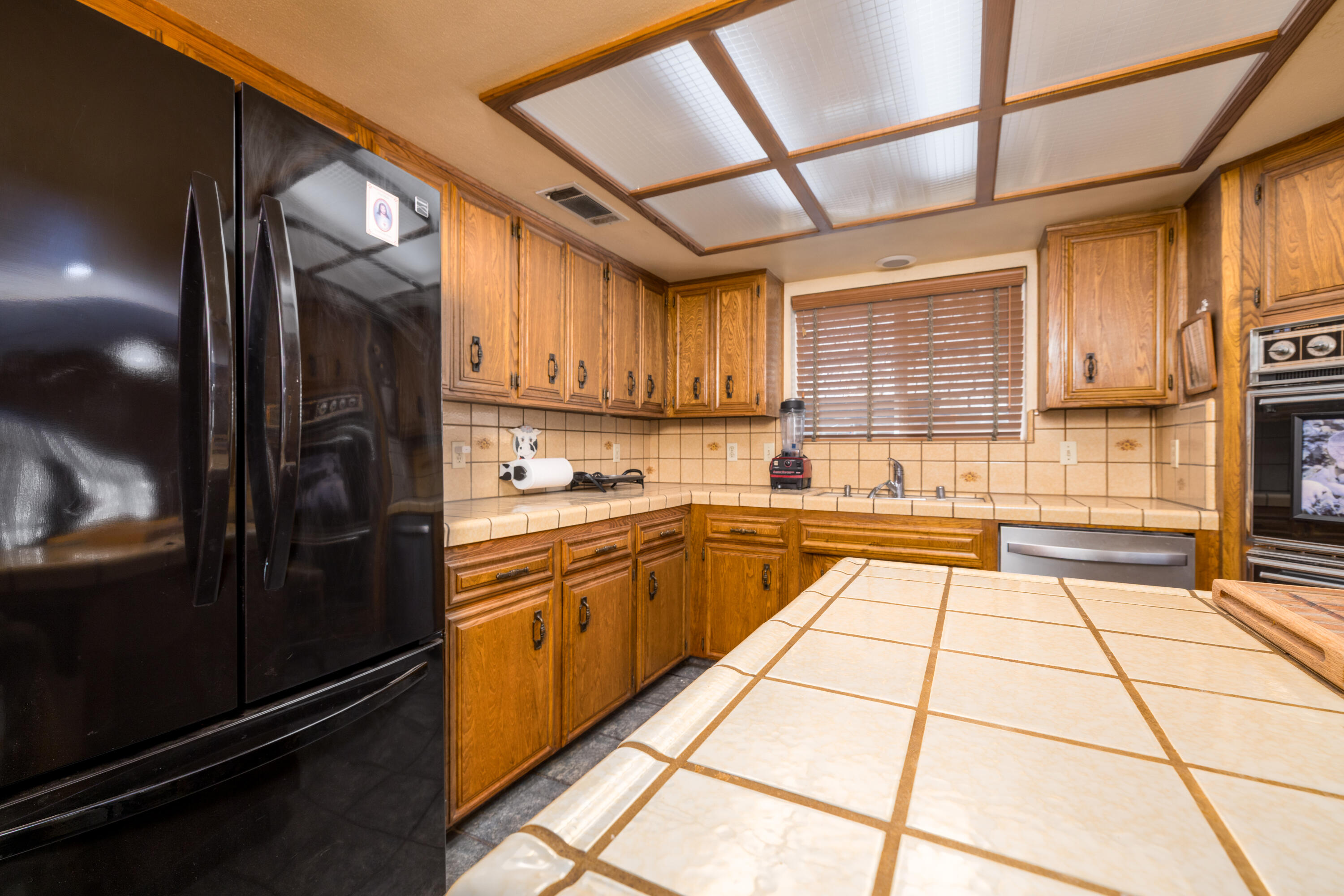 1149 N E St, Tulare, CA 93274