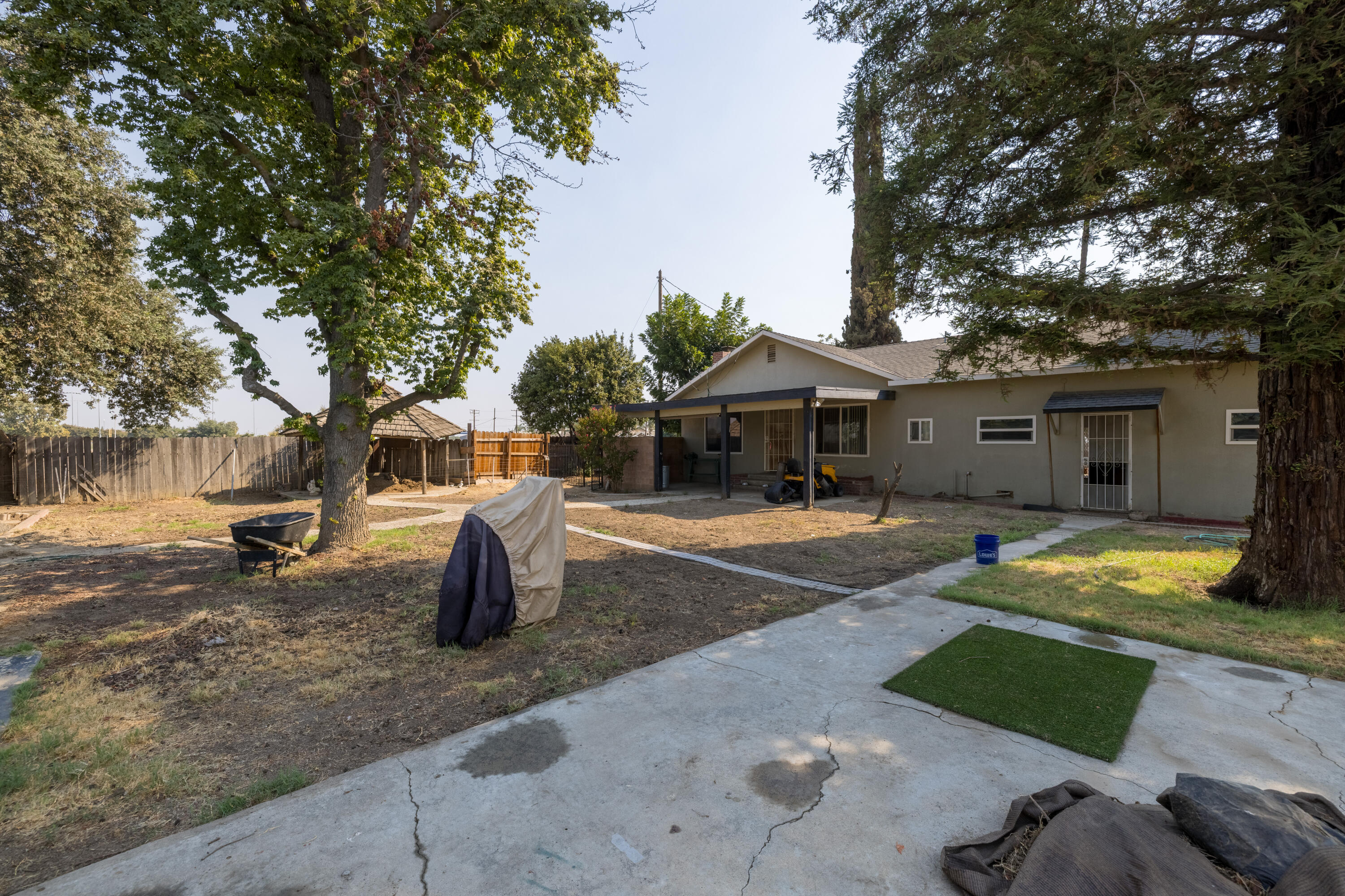 1149 N E St, Tulare, CA 93274