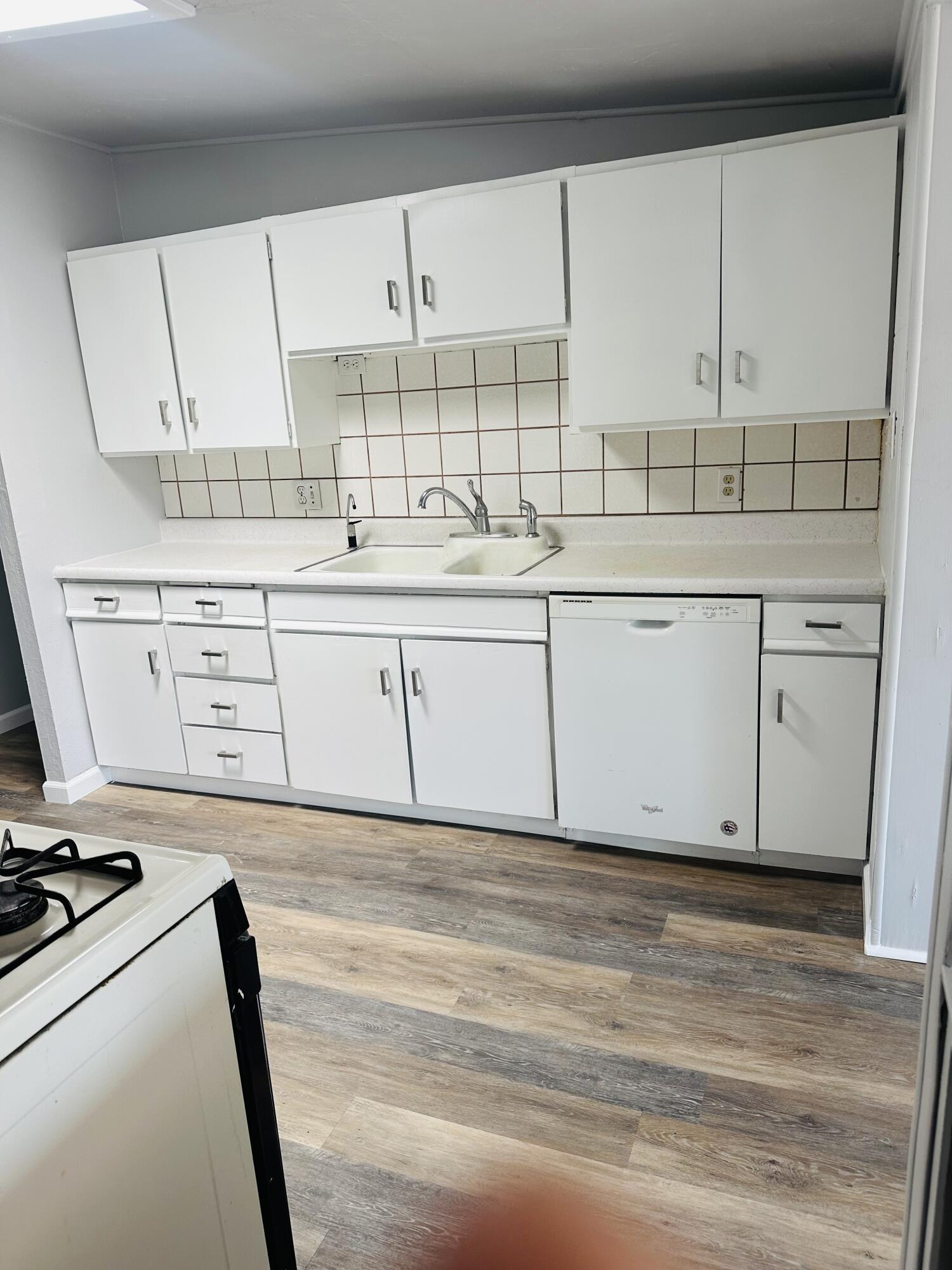 210 Plum Dr, Exeter, CA 93221