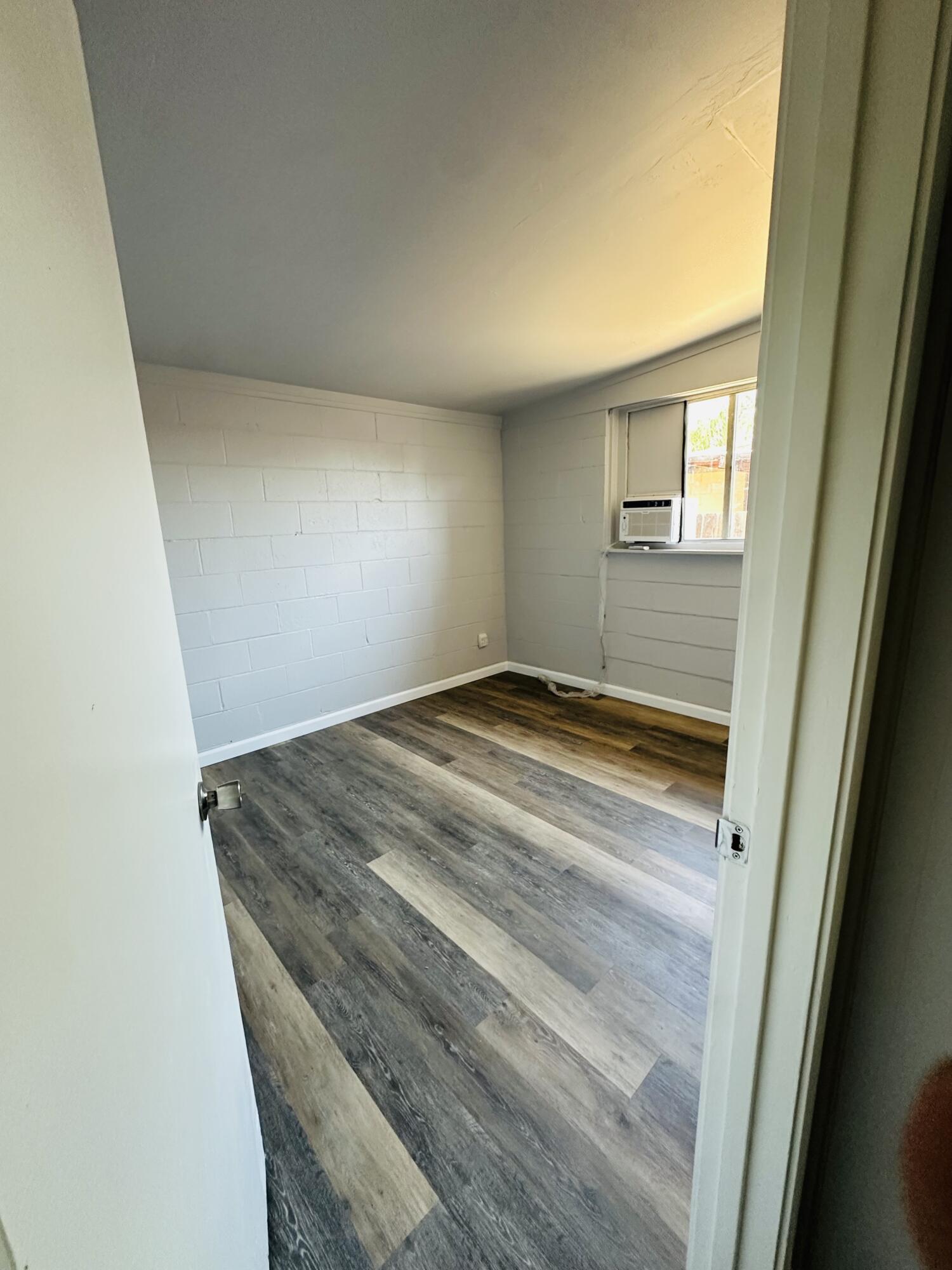 210 Plum Dr, Exeter, CA 93221